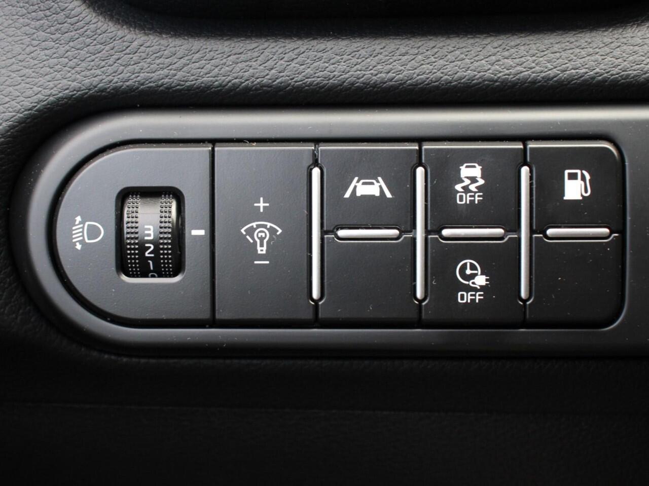 KIA Xceed 1.6 GDi PHEV DynamicLine | DEMO ! | Navigatie | Camera | Climate Control | Cruise control adaptive | Lane assist | Lichtmetalen Velgen | Stoelverwarming