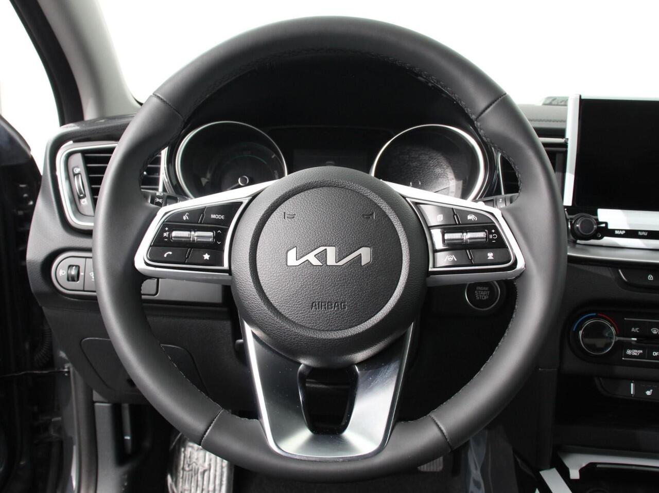 KIA Xceed 1.6 GDi PHEV Automaat DynamicLine | DEMO! | Navigatie | Camera | Climate Control | Cruise control adaptive | Lane assist | Lichtmetalen Velgen | Stoelverwarming