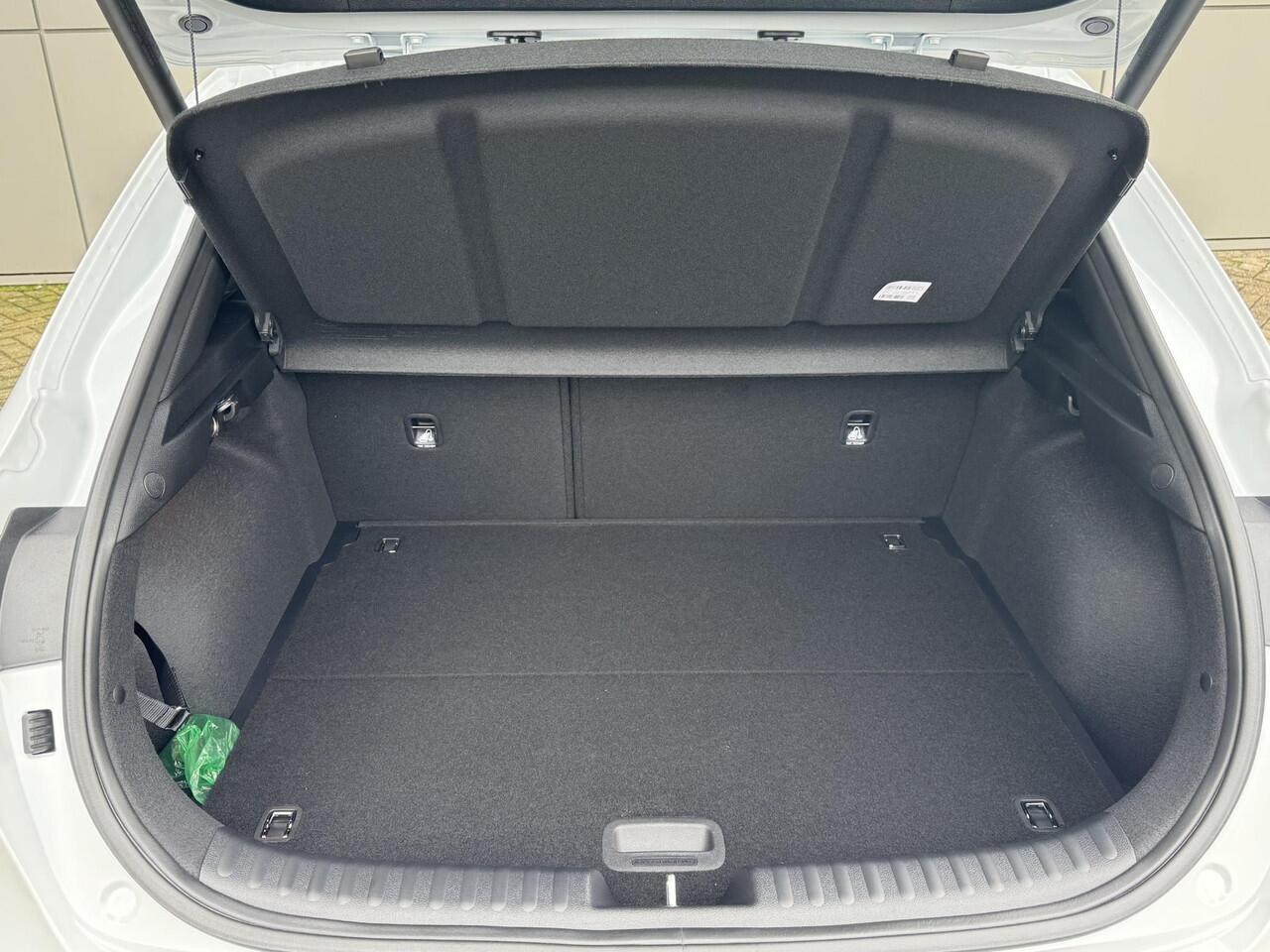 KIA Xceed 1.5 T-GDi DCT7 GT-Line | Panoramaschuifdak | Stoelverwarming | LED-koplampen | Dodehoekassistentie | Achteruitrijcamera | Privacy glass | Stuurwielverwarming |