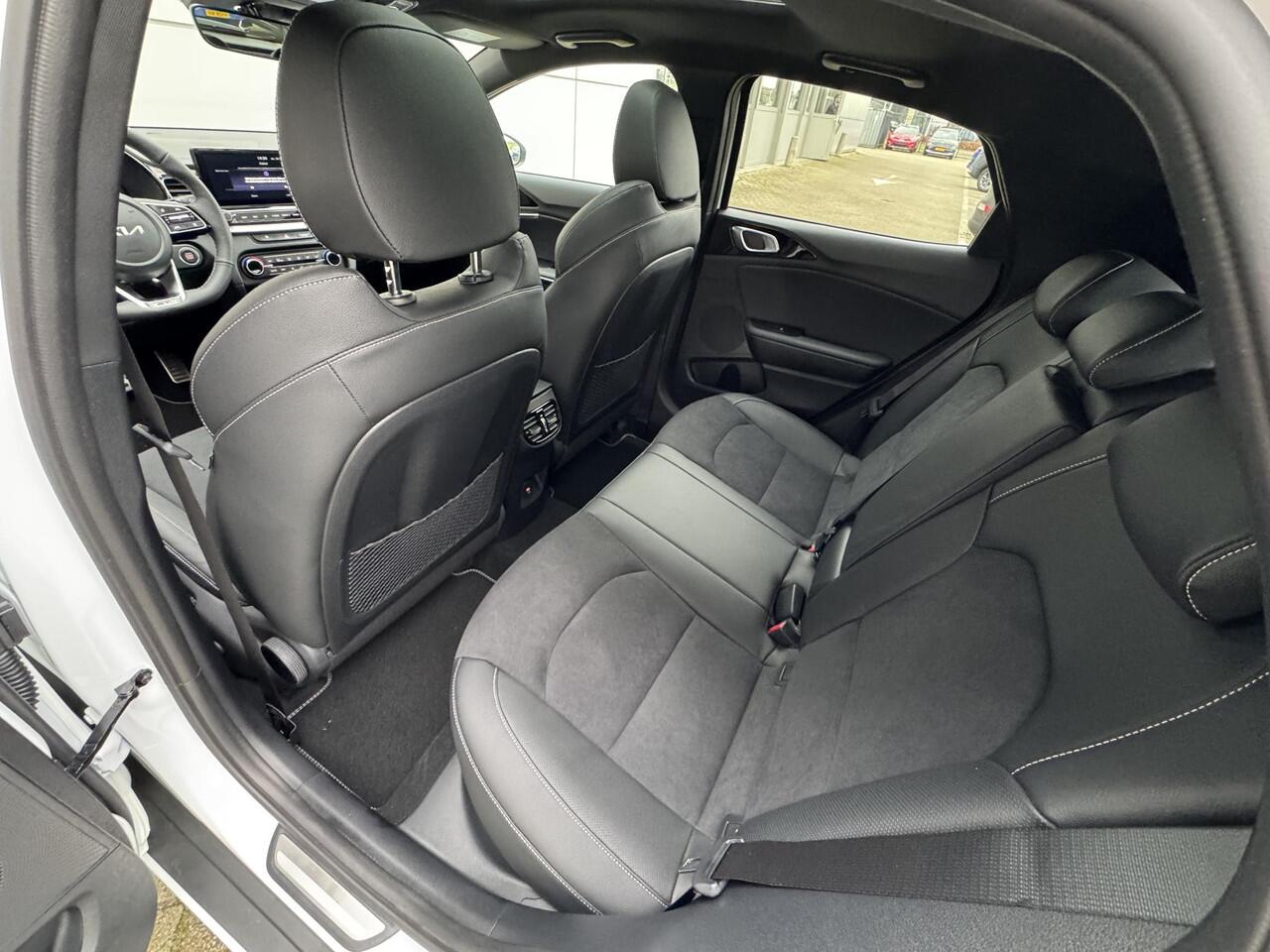 KIA Xceed 1.5 T-GDi DCT7 GT-Line | Panoramaschuifdak | Stoelverwarming | LED-koplampen | Dodehoekassistentie | Achteruitrijcamera | Privacy glass | Stuurwielverwarming |