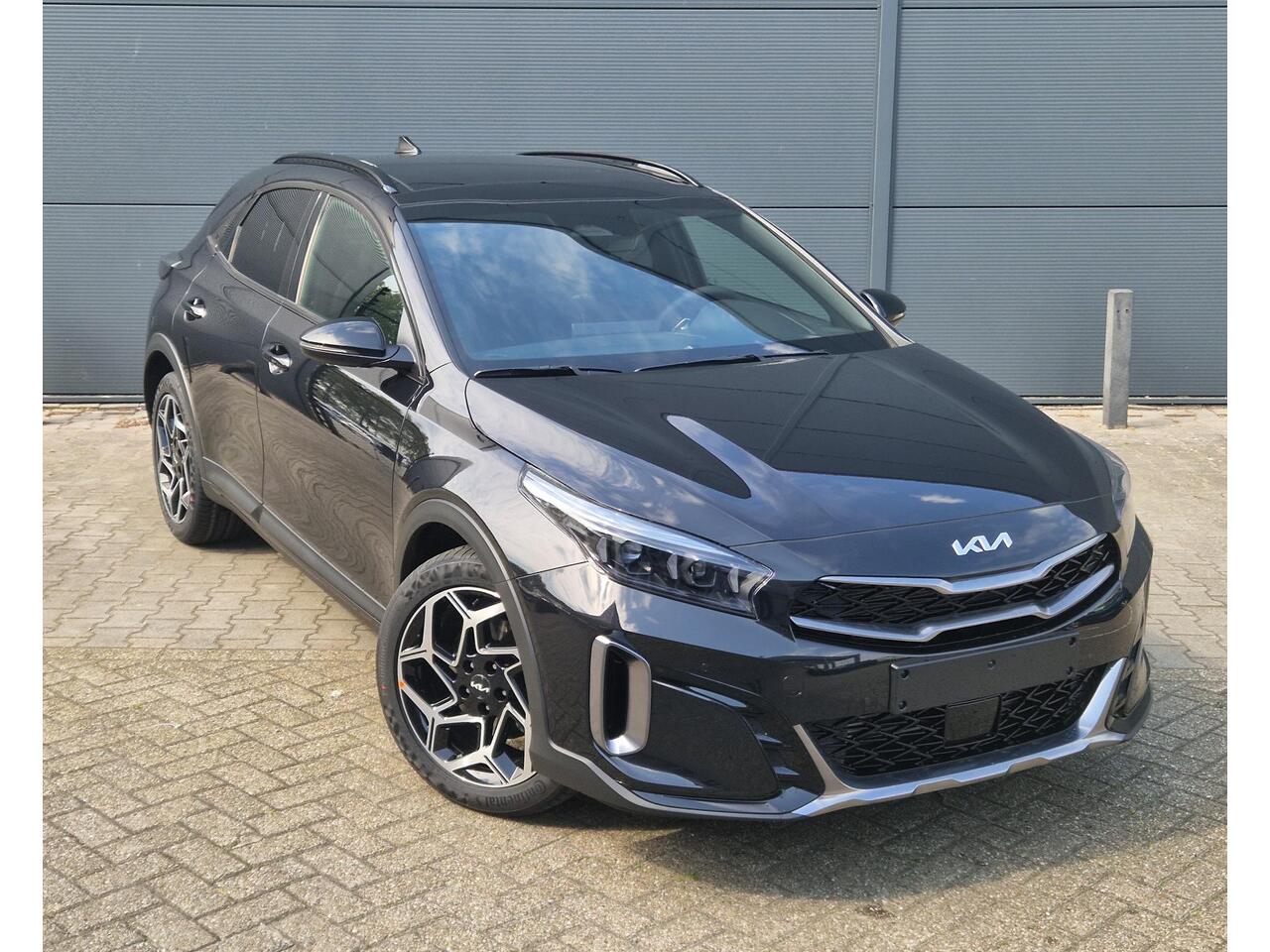 KIA Xceed 1.5 T-GDi GT-PlusLine | Panoramaschuifdak | Stoelverwarming | LED-koplampen | Dodehoekassistentie | Achteruitrijcamera | Privacy glass | Stuurwielverwarming |