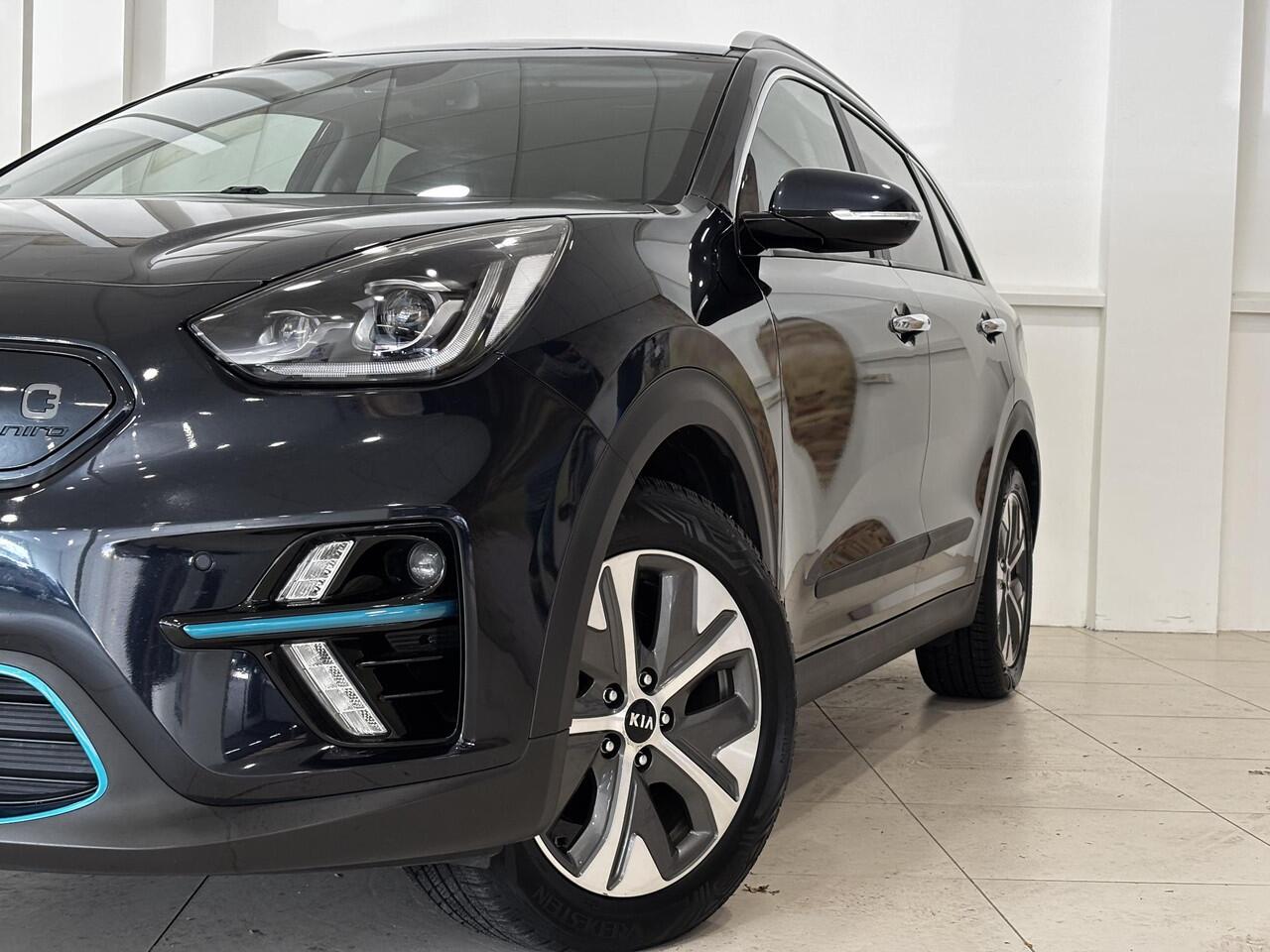 KIA e-Niro ExecutiveLine 64 kWh | Volledig dealeronderhouden | Leder | JBL | Hoge instap