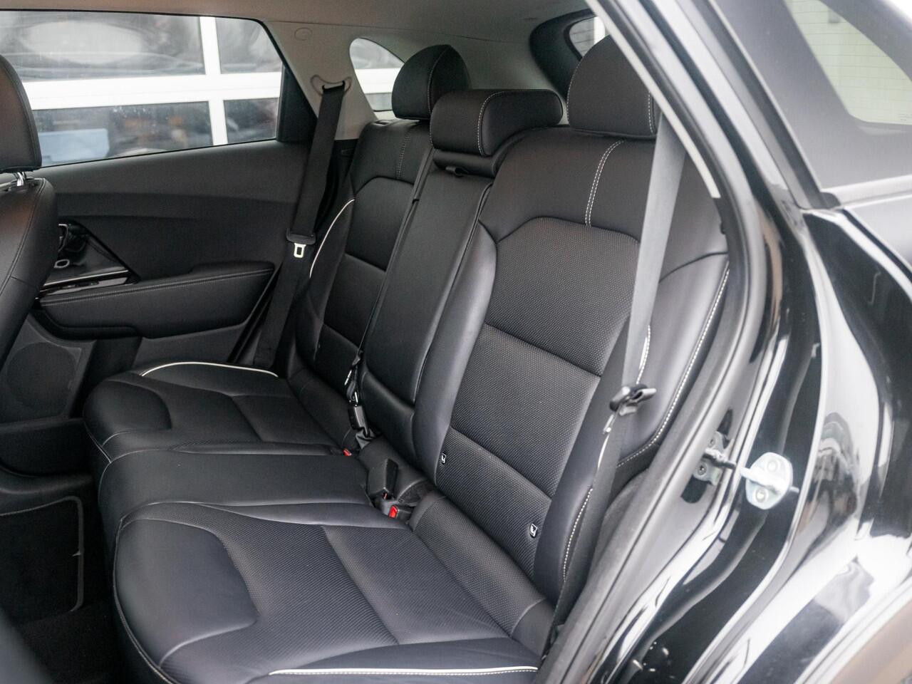 KIA e-Niro ExecutiveLine 64 kWh l SOH 94% l lederen bekleding l stoel stuurwiel verwarming l