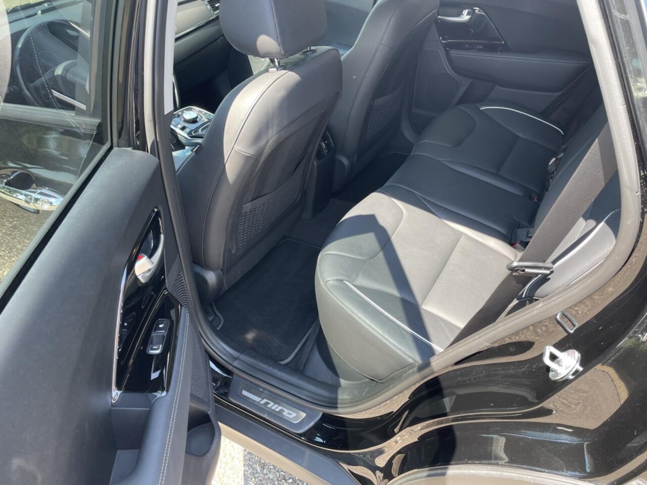 KIA e-Niro ExecutiveLine 64kWh 204PK - LUXE UITVOERING!