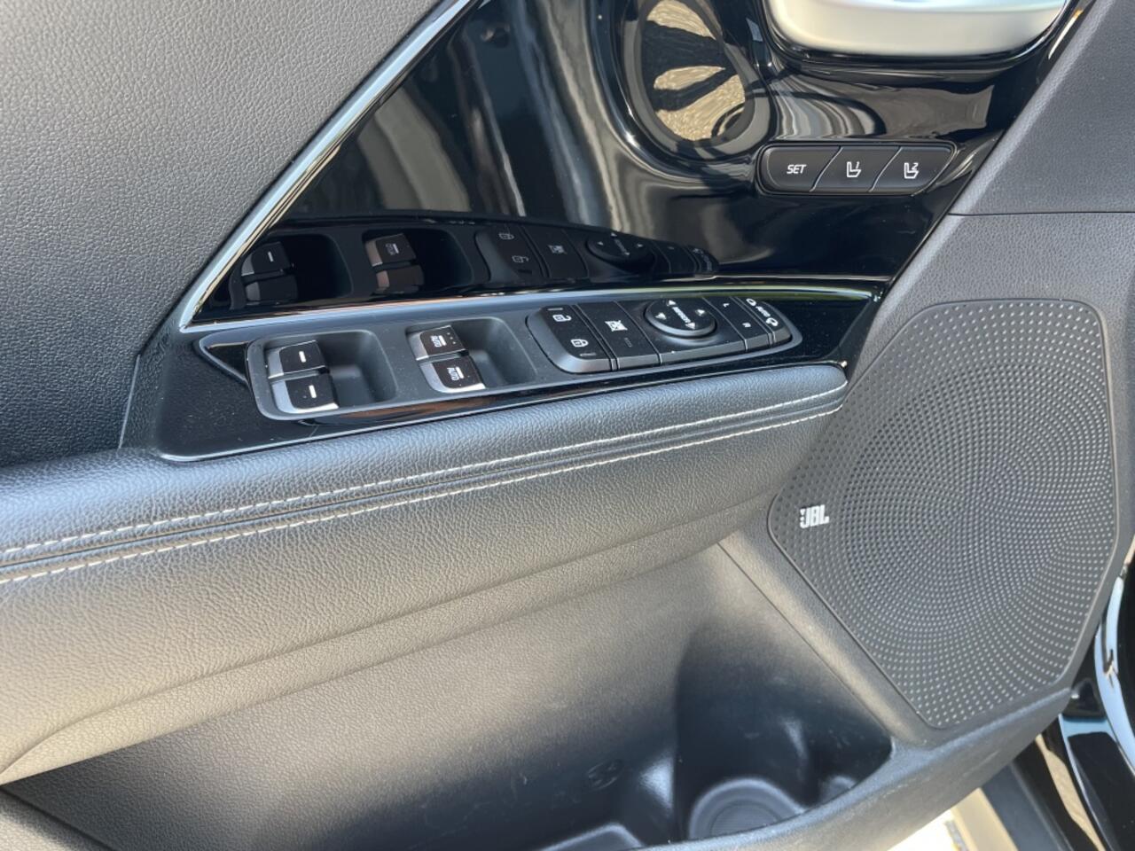 KIA e-Niro ExecutiveLine 64kWh 204PK - LUXE UITVOERING!