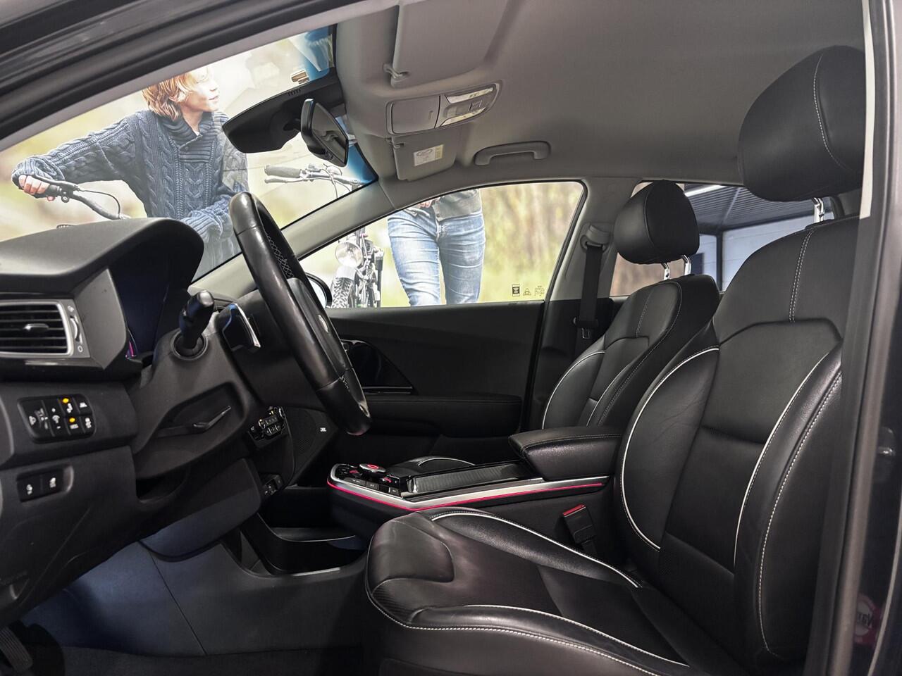 KIA e-Niro ExecutiveLine 64 kWh | Leder interieur | Hoge instap | 100% SOH |