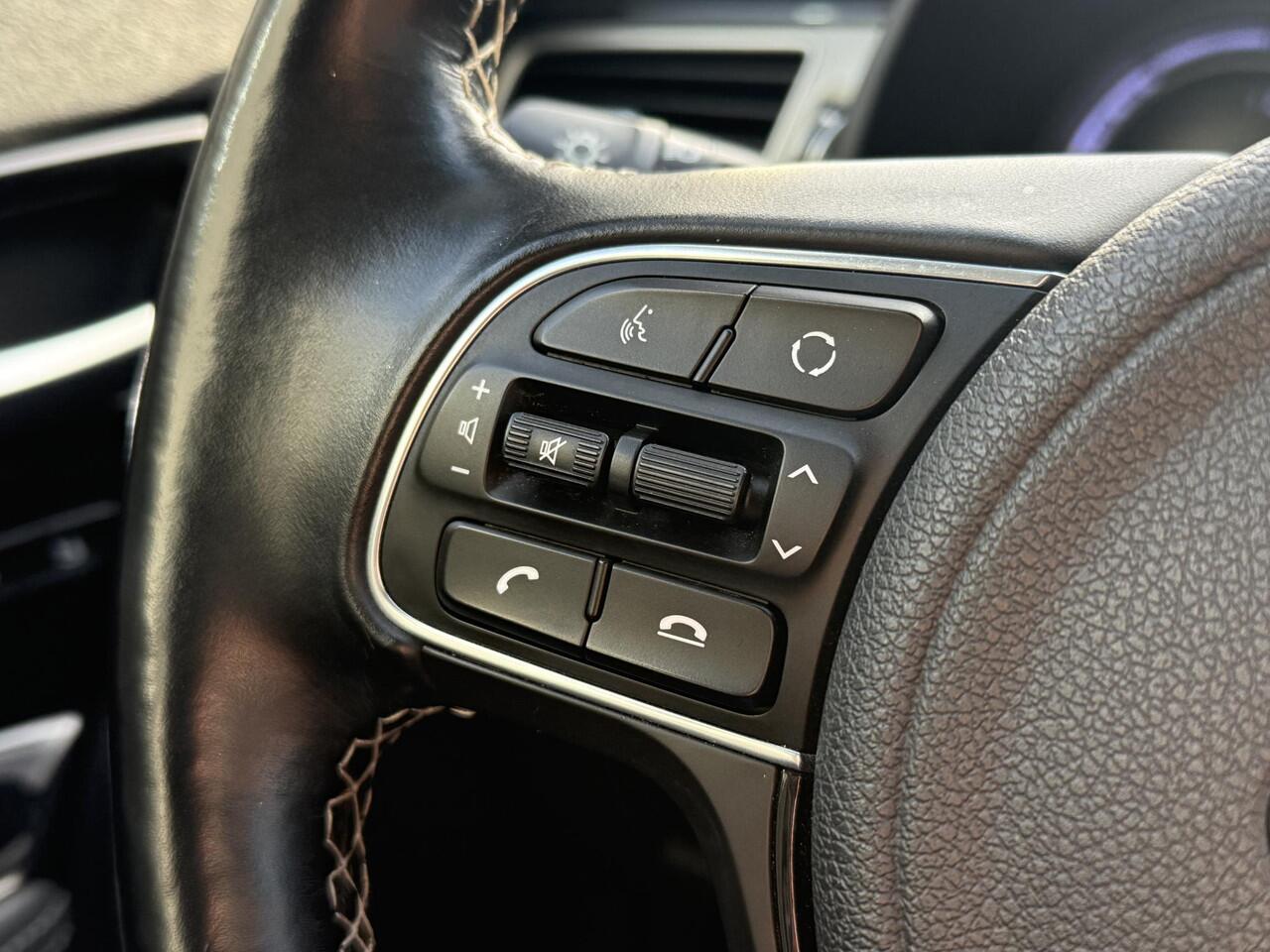 KIA e-Niro ExecutiveLine 64 kWh Leder l JBL l Camera l 1ste Eigenaar