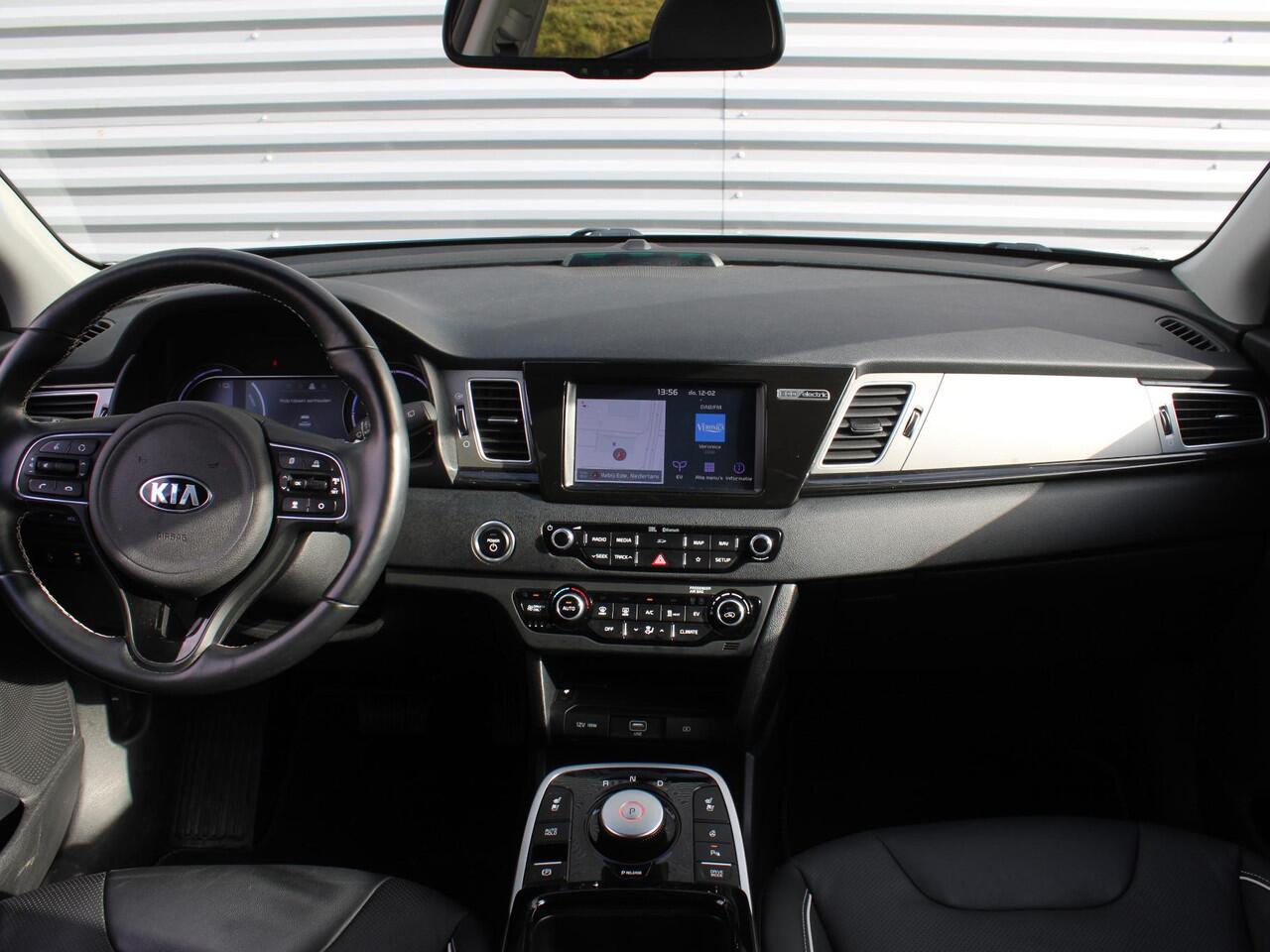 KIA e-Niro ExecutiveLine 64 kWh | Warmtepomp | Stuur-/stoelverwarming v+a | Stoelventilatie | Cruise adapt. | 17" LM | Leder | Camera |