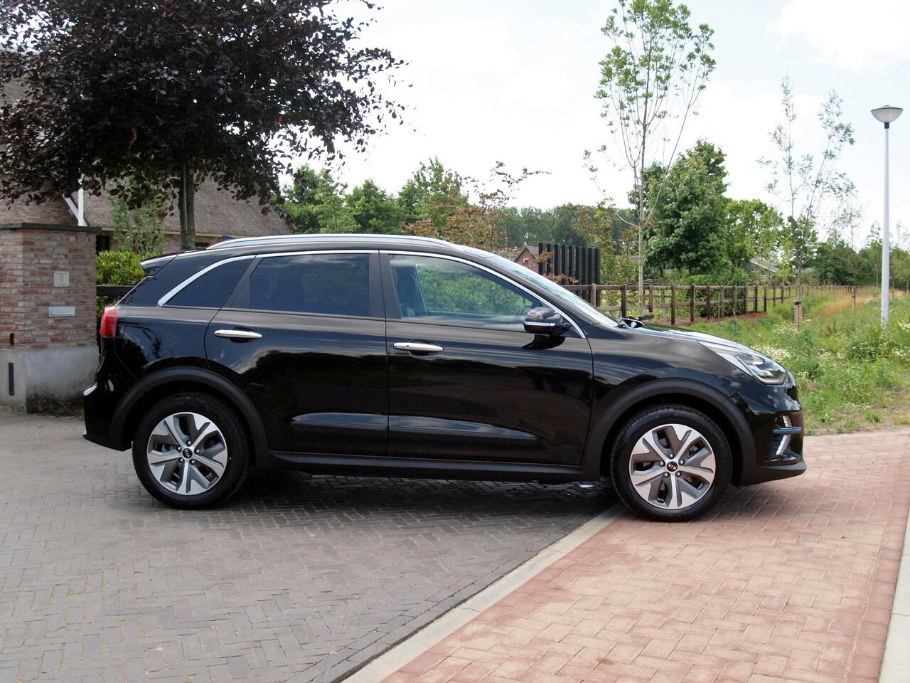 KIA e-Niro ExecutiveLine 64 kWh | Camera | Apple Carplay | Cruise Control | JBL | Leer |