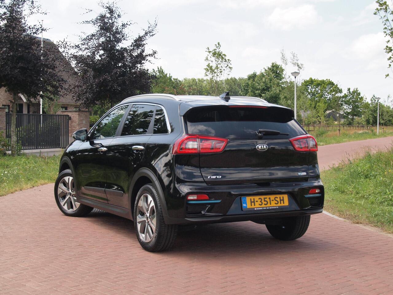 KIA e-Niro ExecutiveLine 64 kWh | Camera | Apple Carplay | Cruise Control | JBL | Leer |