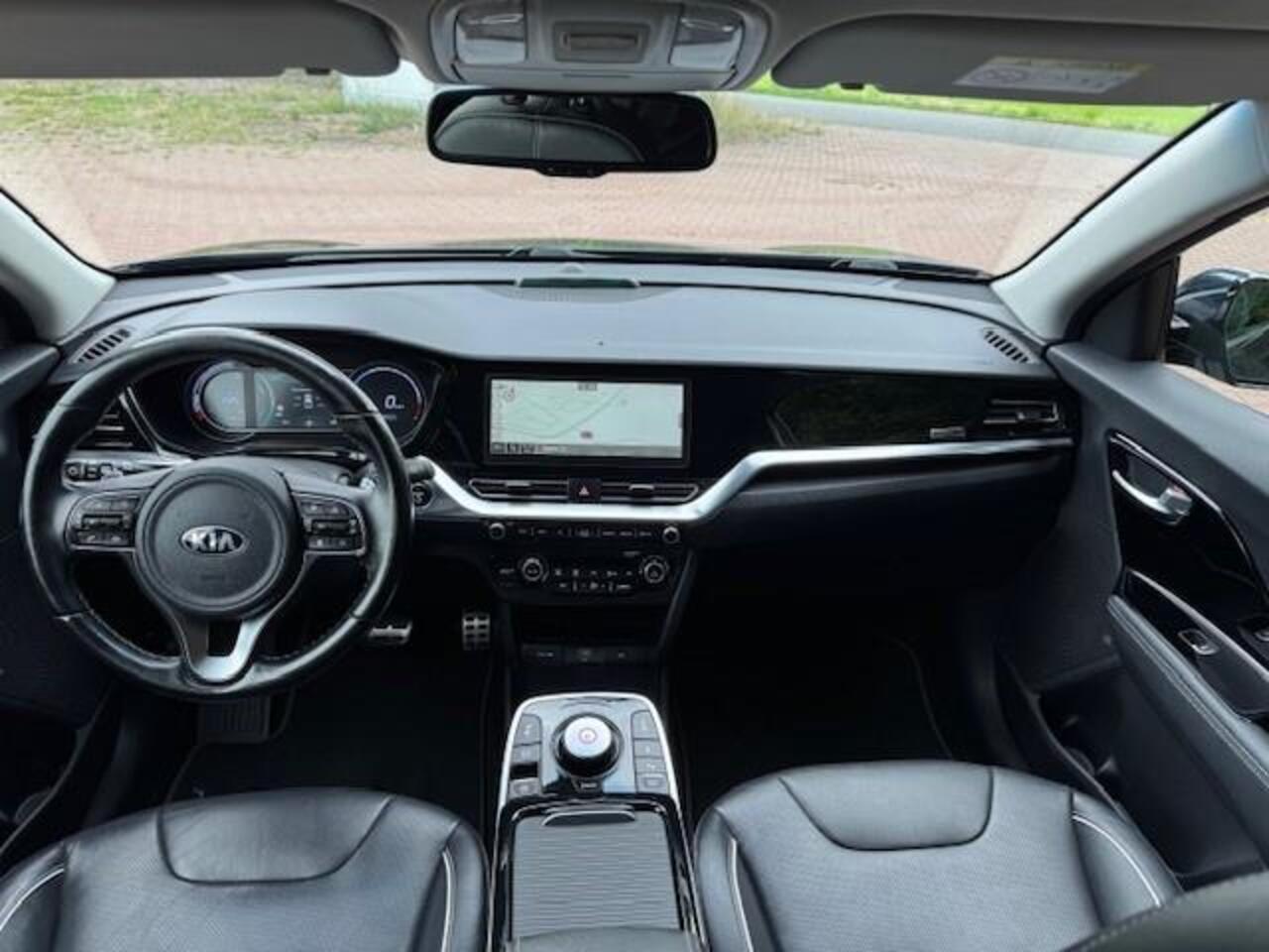 KIA e-Niro EXECUTIVELINE 64KWH 3FASE LADEN/ACARPLAY/LEER/LED/NAV/FABRIEKSGARANTIE