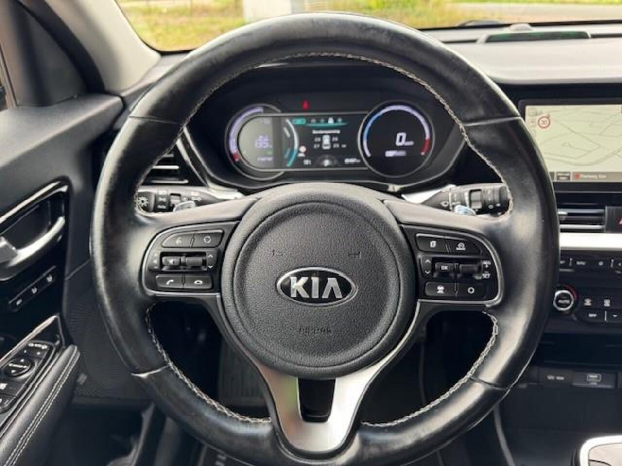 KIA e-Niro EXECUTIVELINE 64KWH 3FASE LADEN/ACARPLAY/LEER/LED/NAV/FABRIEKSGARANTIE