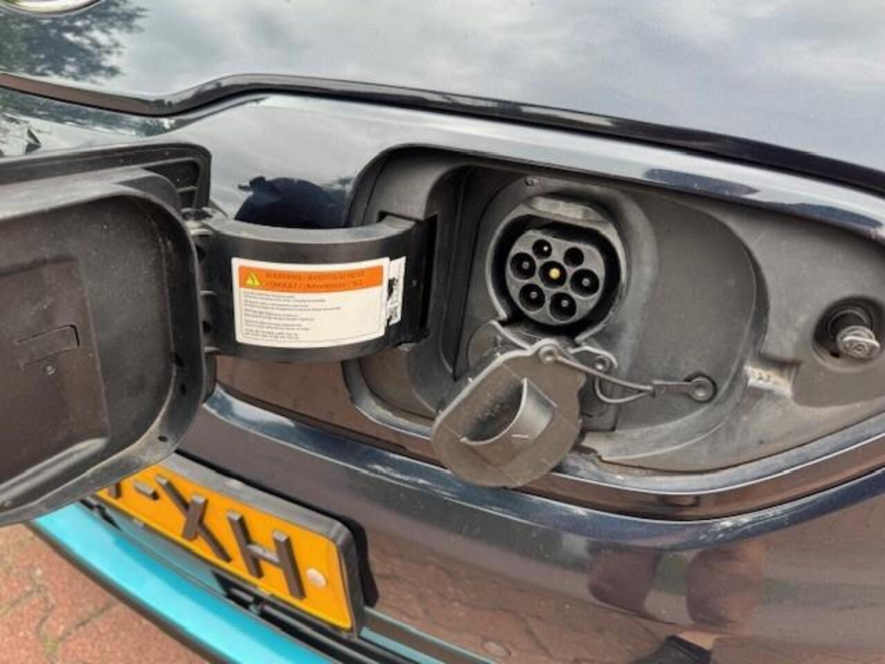 KIA e-Niro EXECUTIVELINE 64KWH 3FASE LADEN/ACARPLAY/LEER/LED/NAV/FABRIEKSGARANTIE