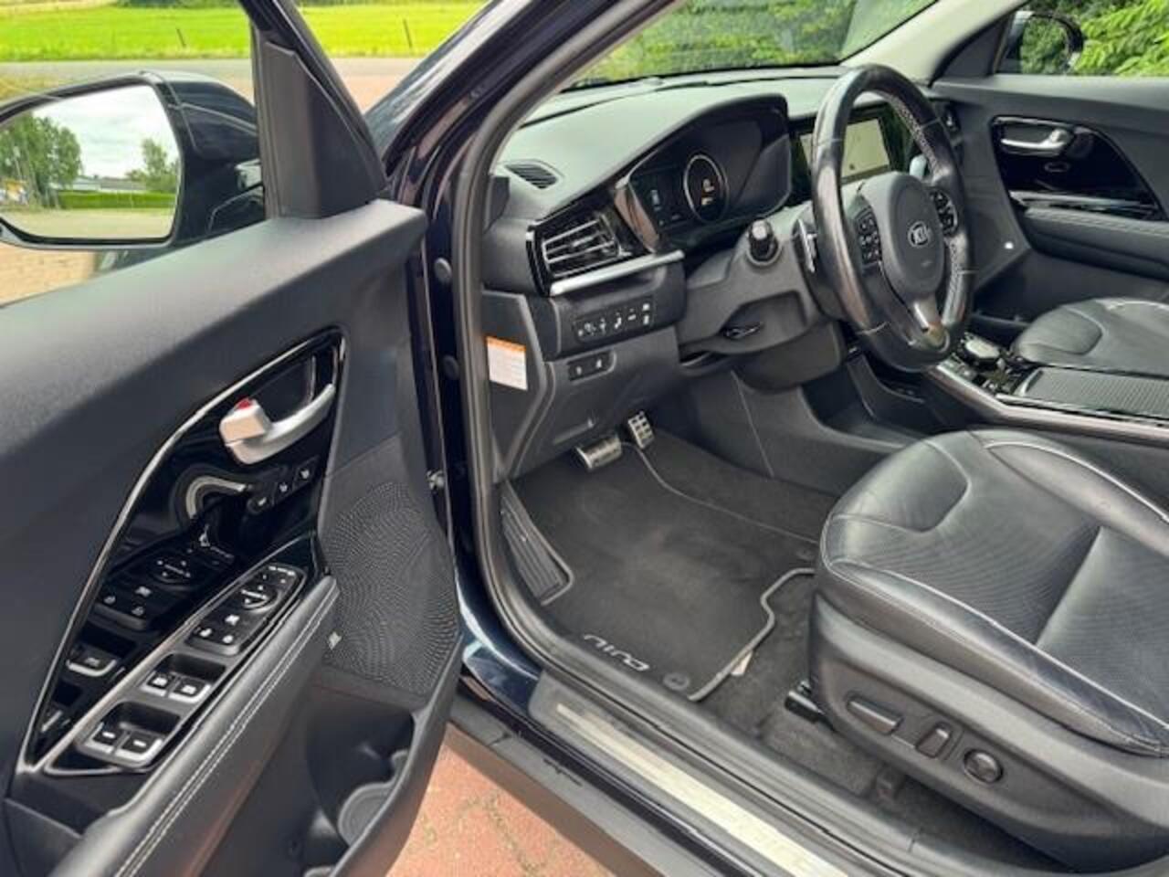 KIA e-Niro EXECUTIVELINE 64KWH 3FASE LADEN/ACARPLAY/LEER/LED/NAV/FABRIEKSGARANTIE