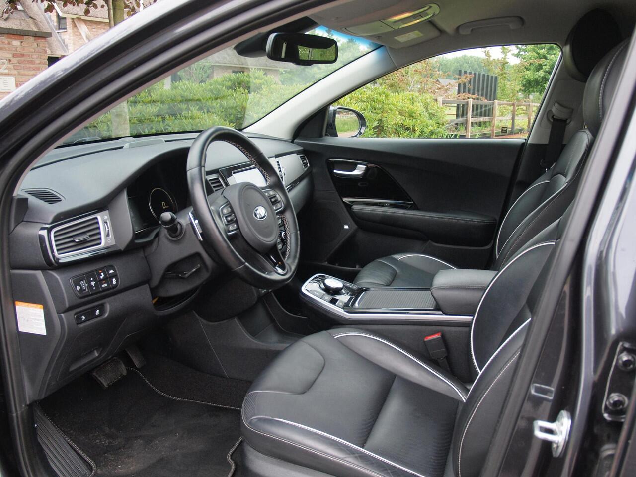 KIA e-Niro ExecutiveLine 64 kWh | Camera | Apple Carplay | Cruise Control | JBL | Leer |