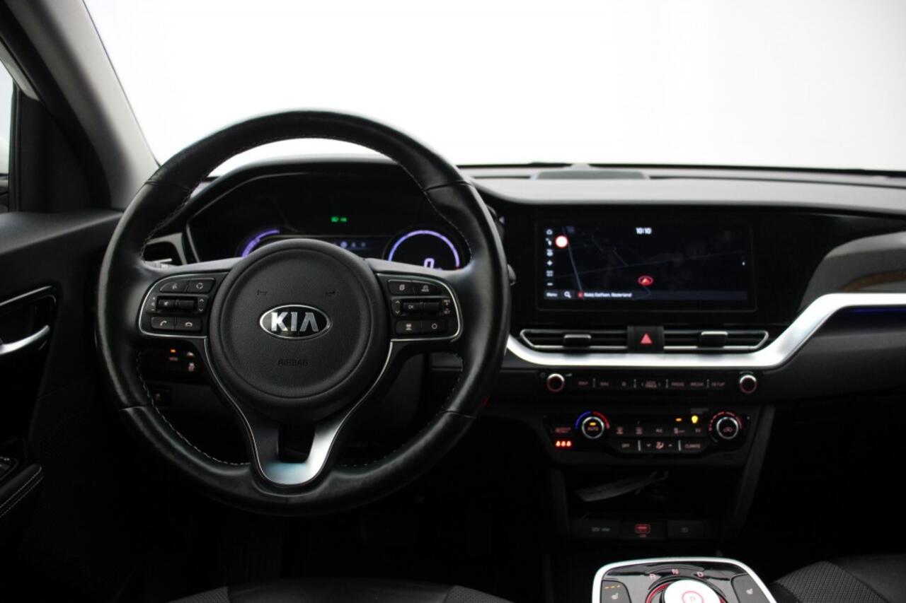 KIA e-Niro DynamicLine 64 kWh - Carplay, Camera, Stuur/Stoelverw. SOH 90%