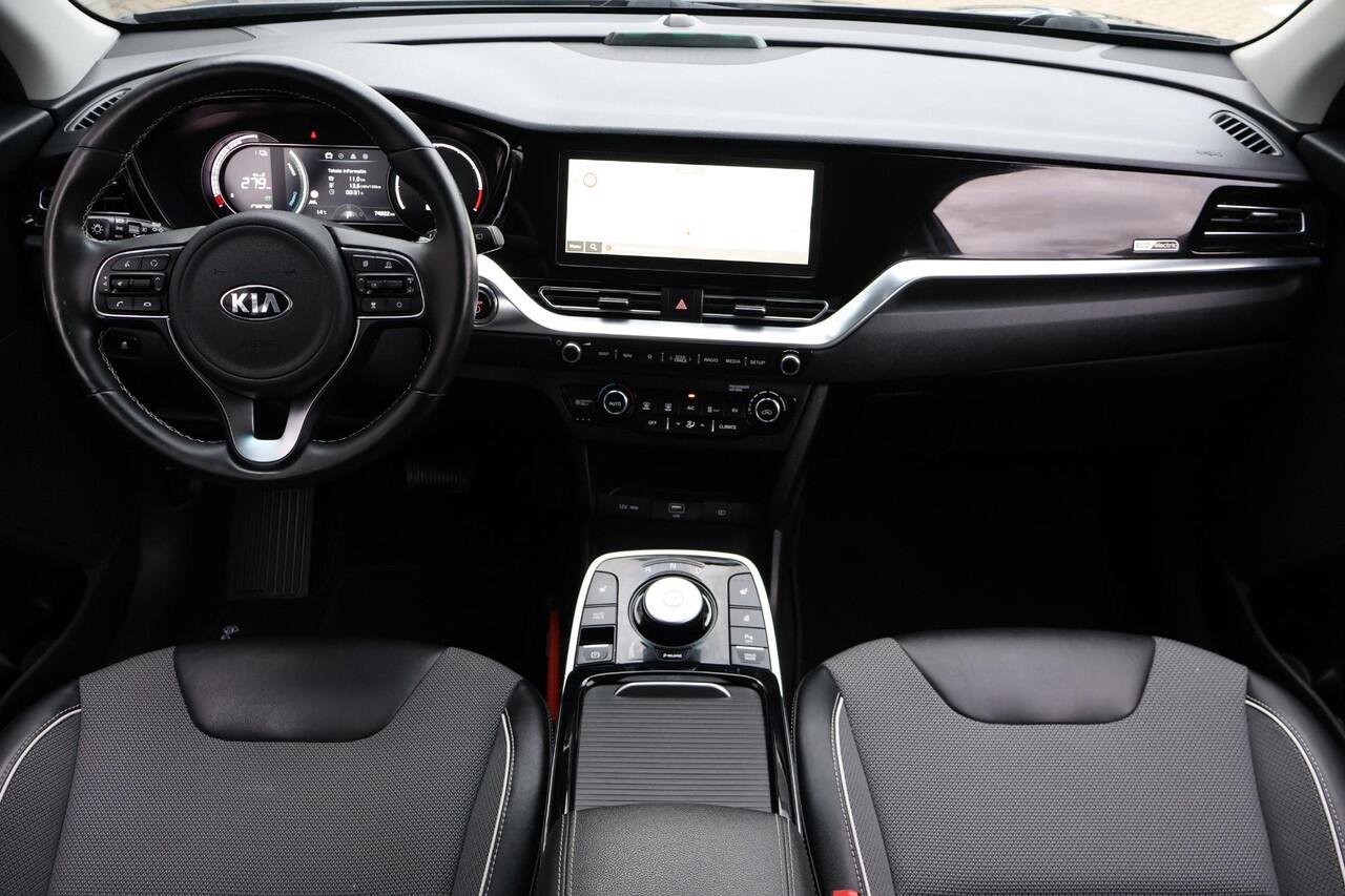 KIA e-Niro DynamicLine 64 kWh SOH 100% | NL-Auto | 1e Eigenaar | Dealer Onderh. | BTW | Warmtepomp | Winter Pakket | 2 Kabels | Keyless | Full Led | Camera | Ad Cruise | Navi | PDC | Carplay