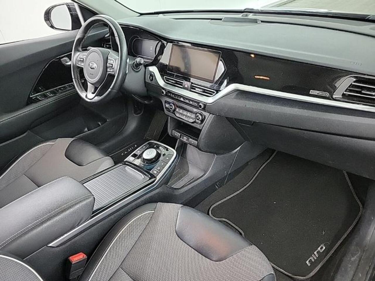 KIA e-Niro DynamicLine 64 kWh | 3 Fase | SoH waarde 100% |