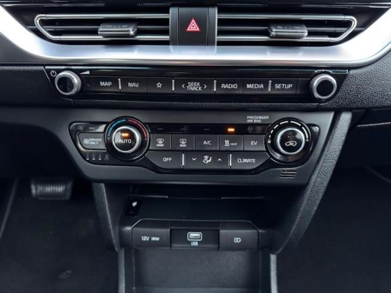 KIA e-Niro EXECUTIVELINE 64KWH 3FASEN/ACARPLAY/LEER/LED/FABRIEKSGARANTIE