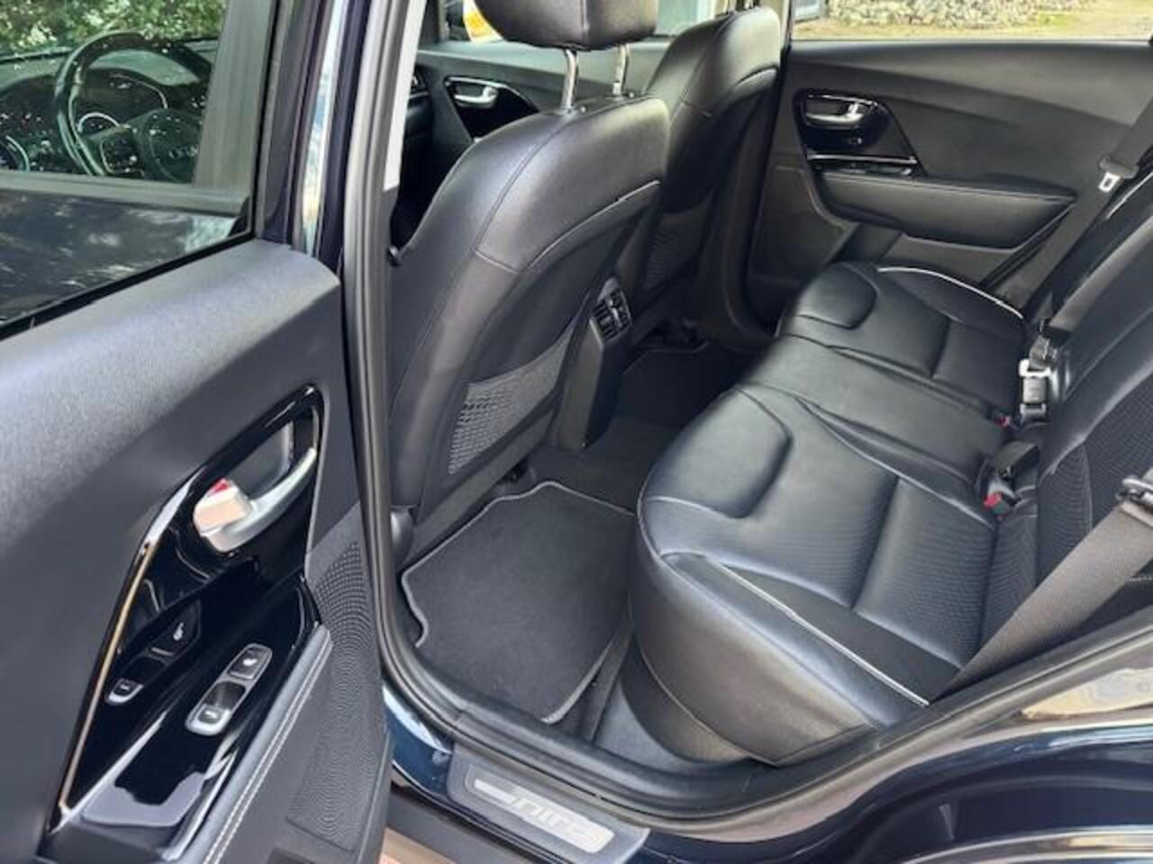 KIA e-Niro EXECUTIVELINE 64KWH 3FASEN/ACARPLAY/LEER/LED/FABRIEKSGARANTIE