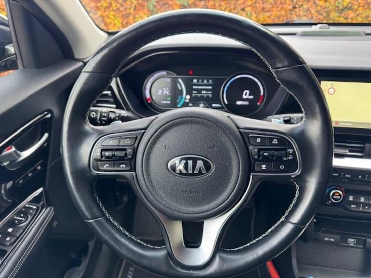 KIA e-Niro EXECUTIVELINE 64KWH SOH100%/3 FASEN/ACARPLAY/LEER/FABRIEKSGARANTIE