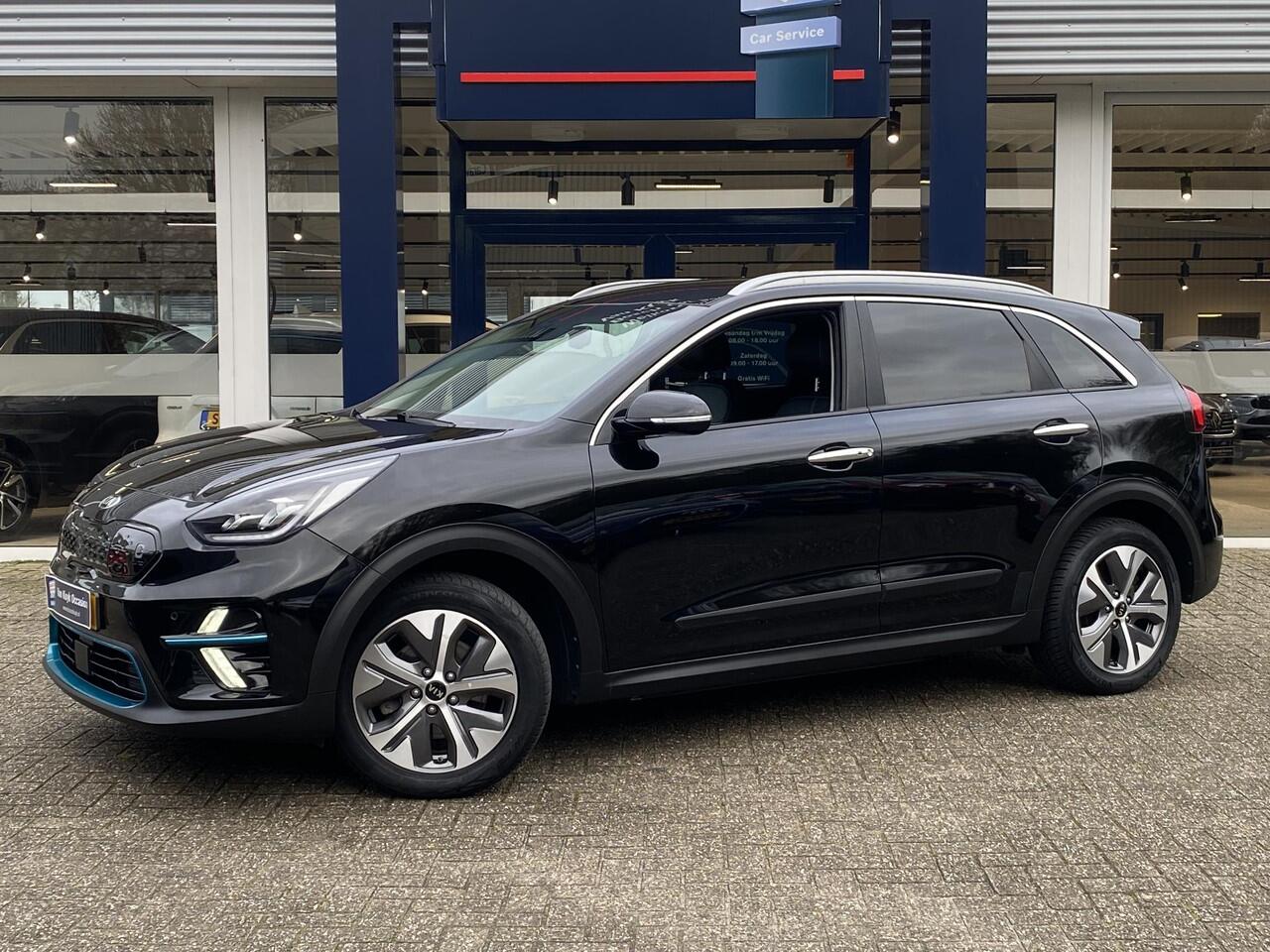 KIA e-Niro ExecutiveLine 64 kWh / NL-Auto / 204 PK / Adaptive Cruise-Control Stop&Go / Vol-Leder / Warmtepomp / Stoelverwarming en Verkoeling / Stoelen Met Geheugen / Stuurverwarming / Stoelverwarming-Achter / Draadloze-Telefoonlader / Dodehoek-Detectie / Climate-Co