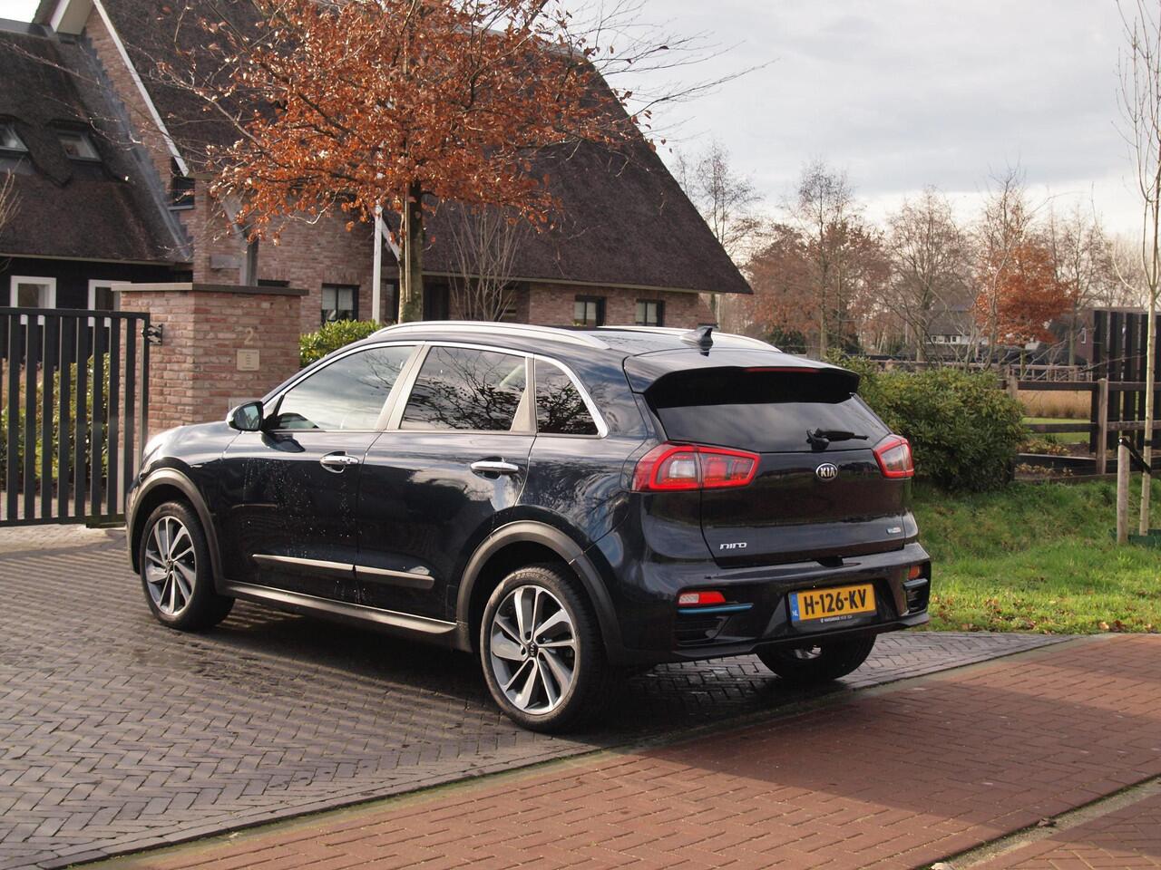 KIA e-Niro ExecutiveLine 64 kWh | Camera | Apple Carplay | Cruise Control | JBL | Leer |