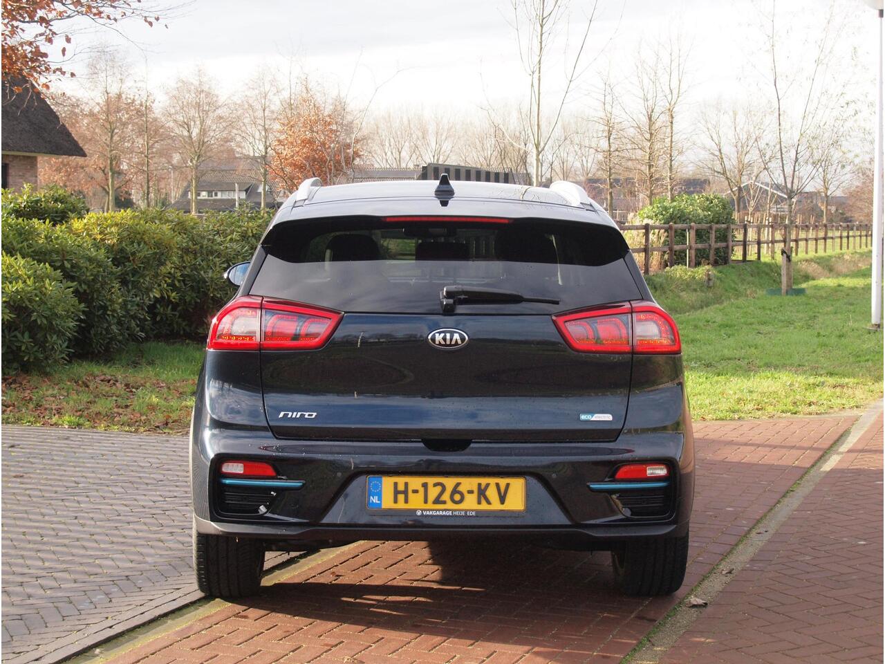 KIA e-Niro ExecutiveLine 64 kWh | Camera | Apple Carplay | Cruise Control | JBL | Leer |
