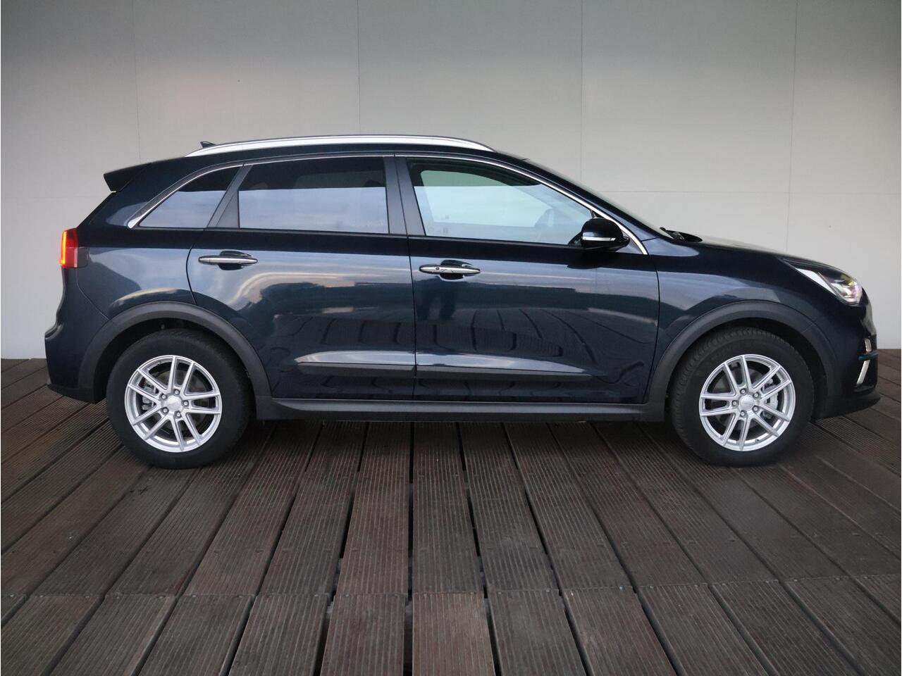 KIA e-Niro ExecutiveLine 64 kWh | Trekhaak | Full Option | Fabrieksgarantie 22-02-2027 |