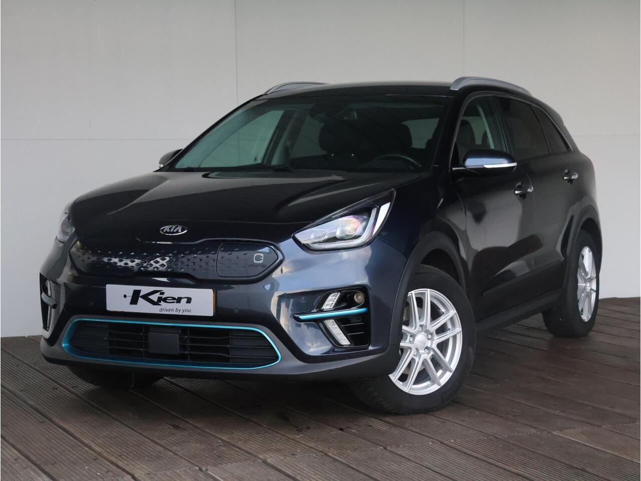 KIA e-Niro ExecutiveLine 64 kWh | Trekhaak | Full Option | Fabrieksgarantie 22-02-2027 |