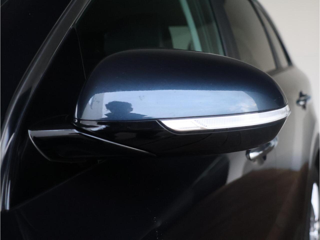 KIA e-Niro ExecutiveLine 64 kWh | Trekhaak | Full Option | Fabrieksgarantie 22-02-2027 |