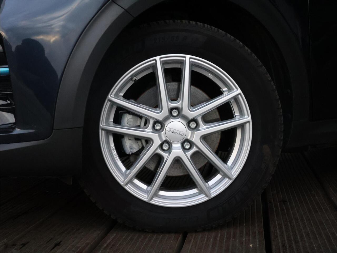 KIA e-Niro ExecutiveLine 64 kWh | Trekhaak | Full Option | Fabrieksgarantie 22-02-2027 |