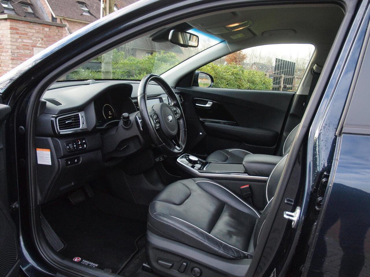 KIA e-Niro ExecutiveLine 64 kWh | Camera | Apple Carplay | Cruise Control | JBL | Leer |