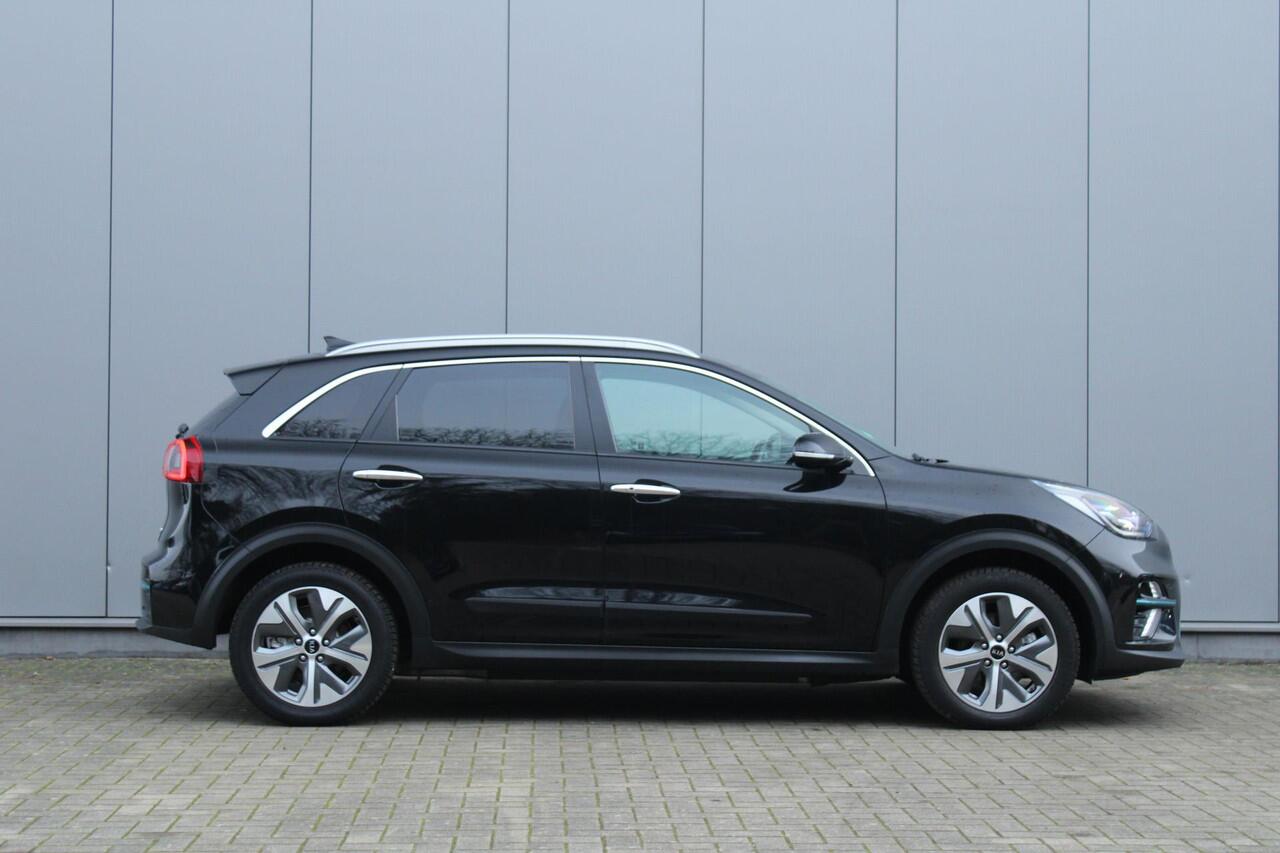 KIA e-Niro ExecutiveLine 64 kWh | SOH 100% | Stoelverwarming & koeling | Adaptief Cruise | Warmtepomp | Camera | Etc..