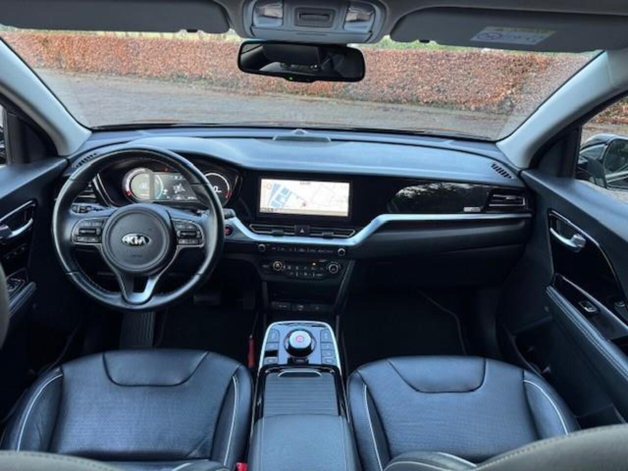 KIA e-Niro EXECUTIVELINE 64KWH TREKHAAK/ACARPLAY/LEER/FABRIEKSGARANTIE
