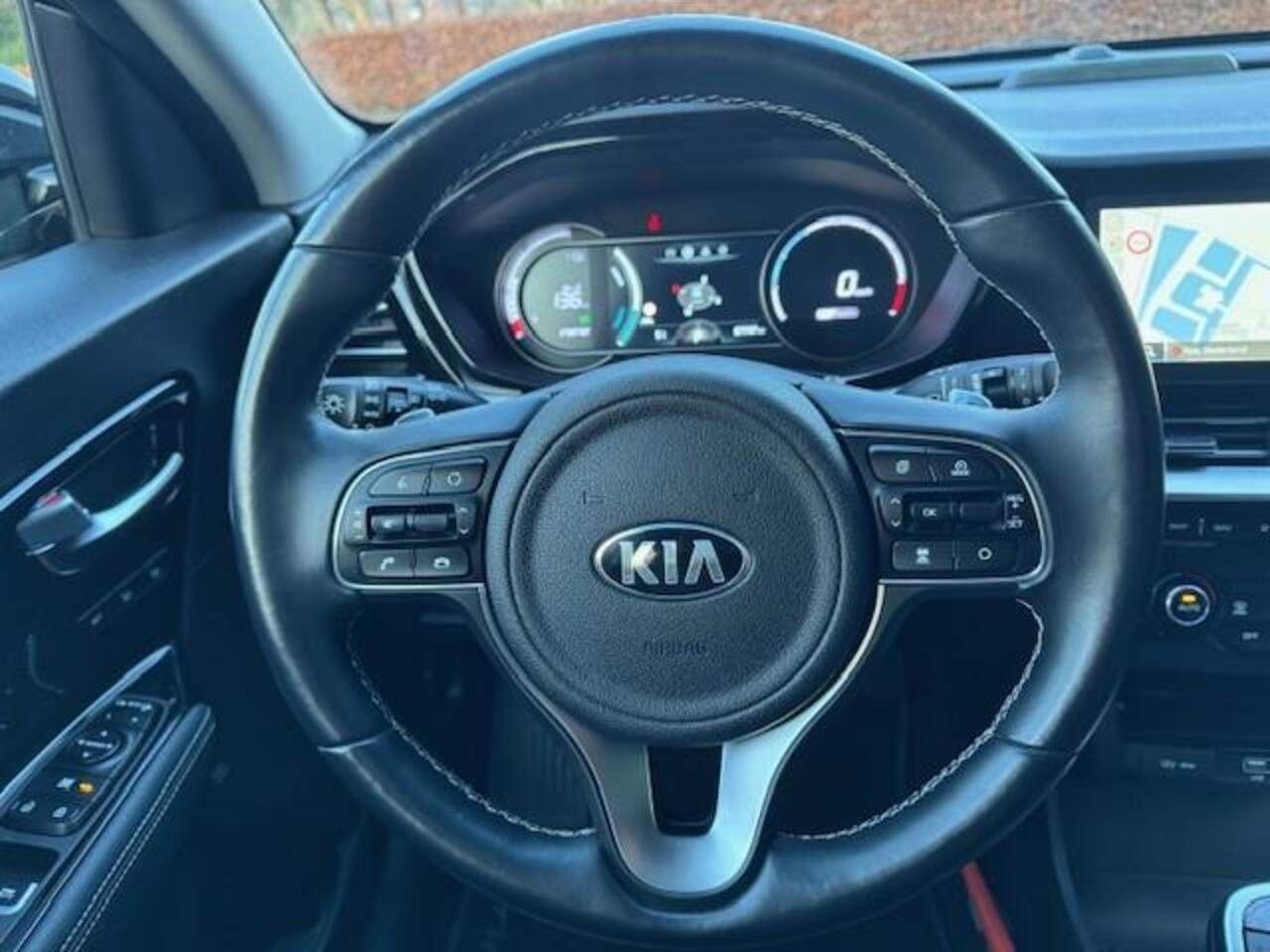 KIA e-Niro EXECUTIVELINE 64KWH TREKHAAK/ACARPLAY/LEER/FABRIEKSGARANTIE