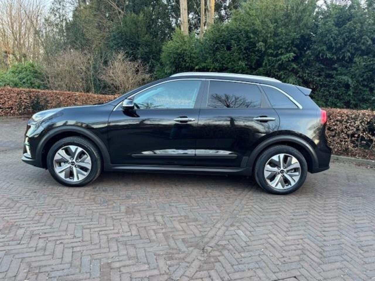 KIA e-Niro EXECUTIVELINE 64KWH TREKHAAK/ACARPLAY/LEER/FABRIEKSGARANTIE