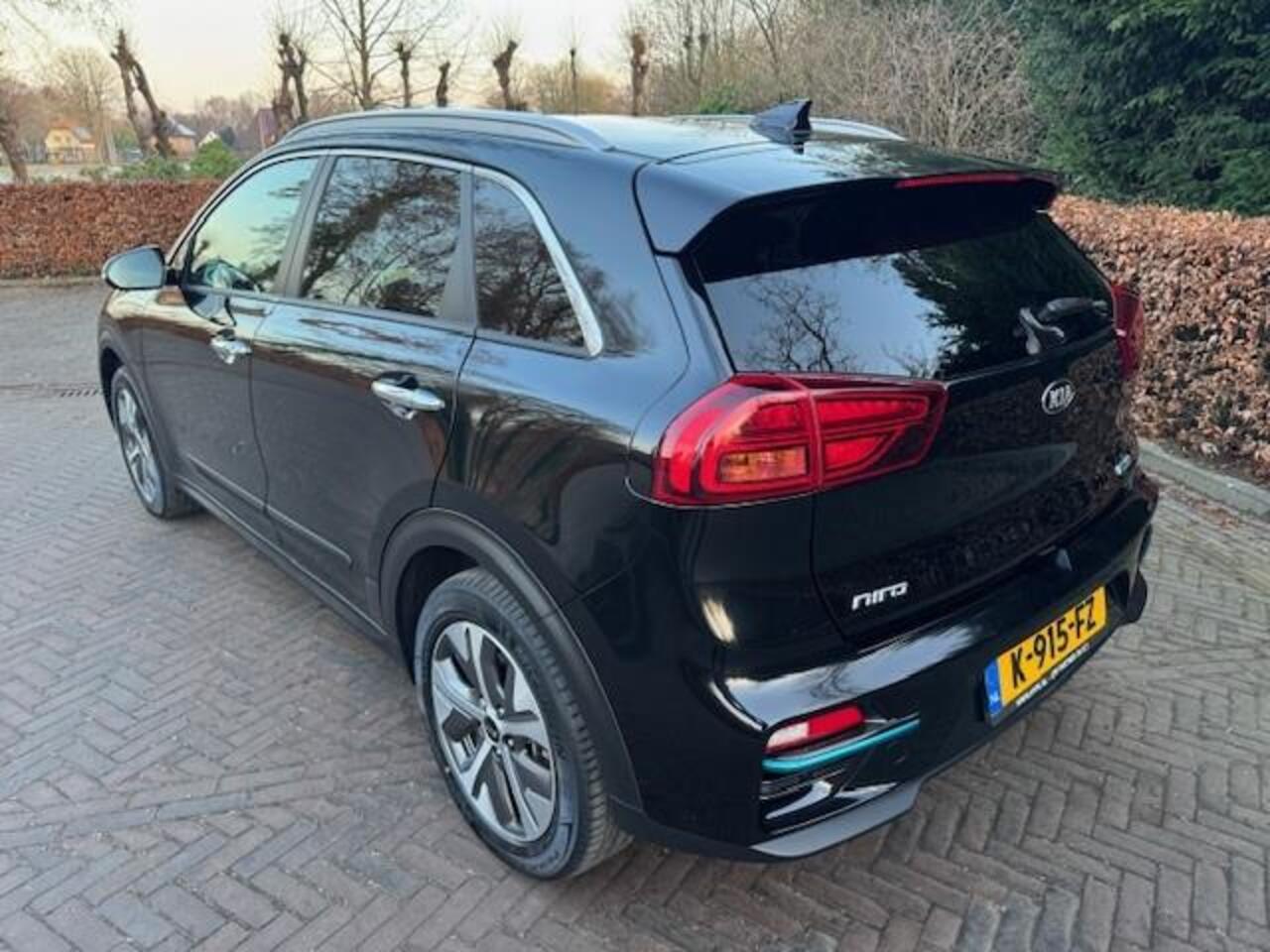 KIA e-Niro EXECUTIVELINE 64KWH TREKHAAK/ACARPLAY/LEER/FABRIEKSGARANTIE