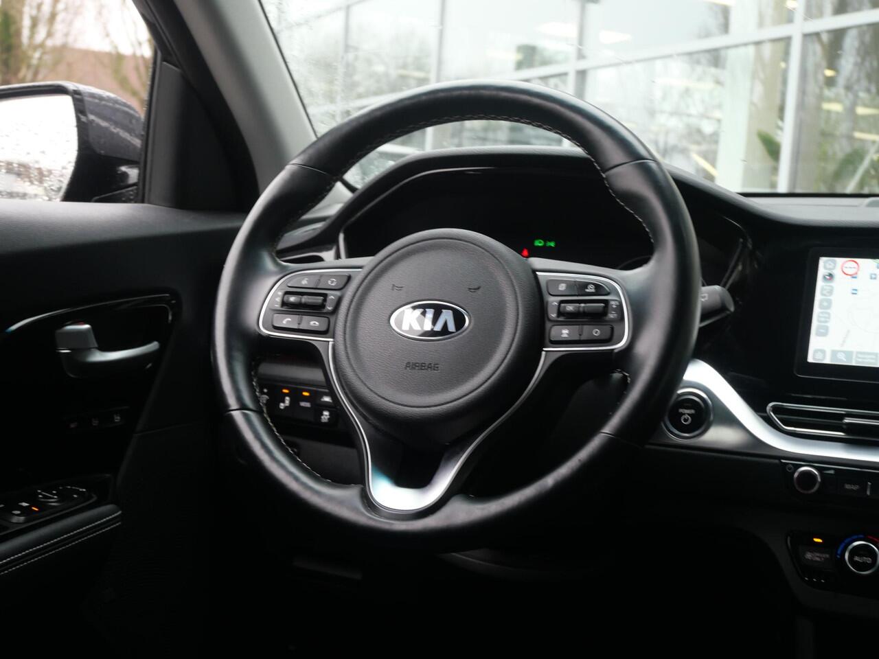 KIA e-Niro ExecutiveLine 64 kWh | SOH 95,8 | 3Fase | Cruise | Clima | Camera | Carplay | Navi | Keyless | Stoelverwarming-verkoeling |