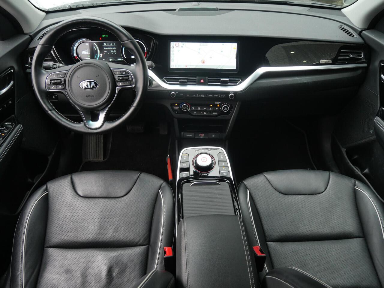 KIA e-Niro ExecutiveLine 64 kWh | SOH 95,8 | 3Fase | Cruise | Clima | Camera | Carplay | Navi | Keyless | Stoelverwarming-verkoeling |