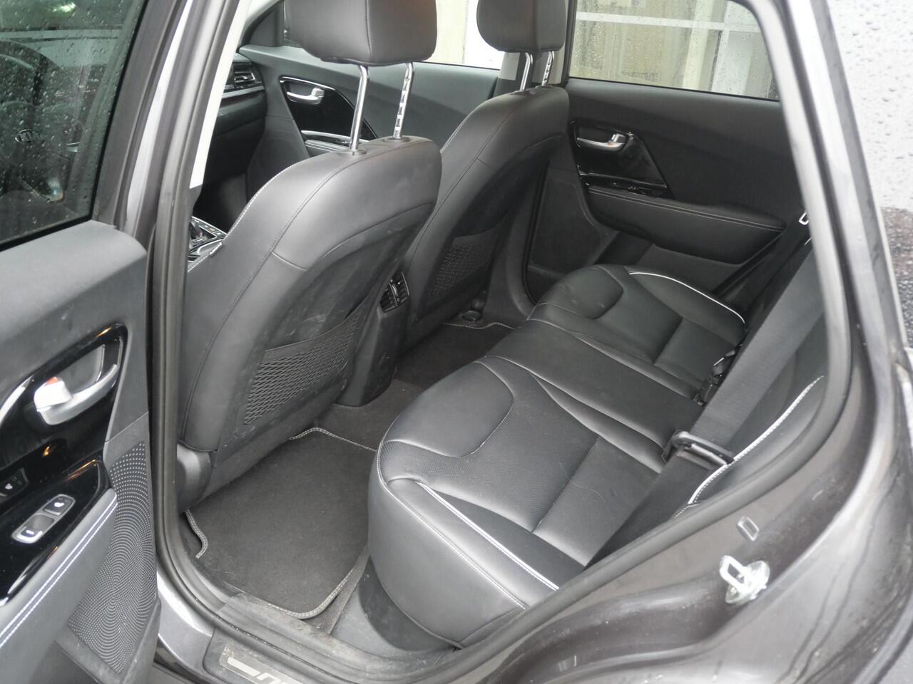 KIA e-Niro ExecutiveLine 64 kWh | SOH 95,8 | 3Fase | Cruise | Clima | Camera | Carplay | Navi | Keyless | Stoelverwarming-verkoeling |