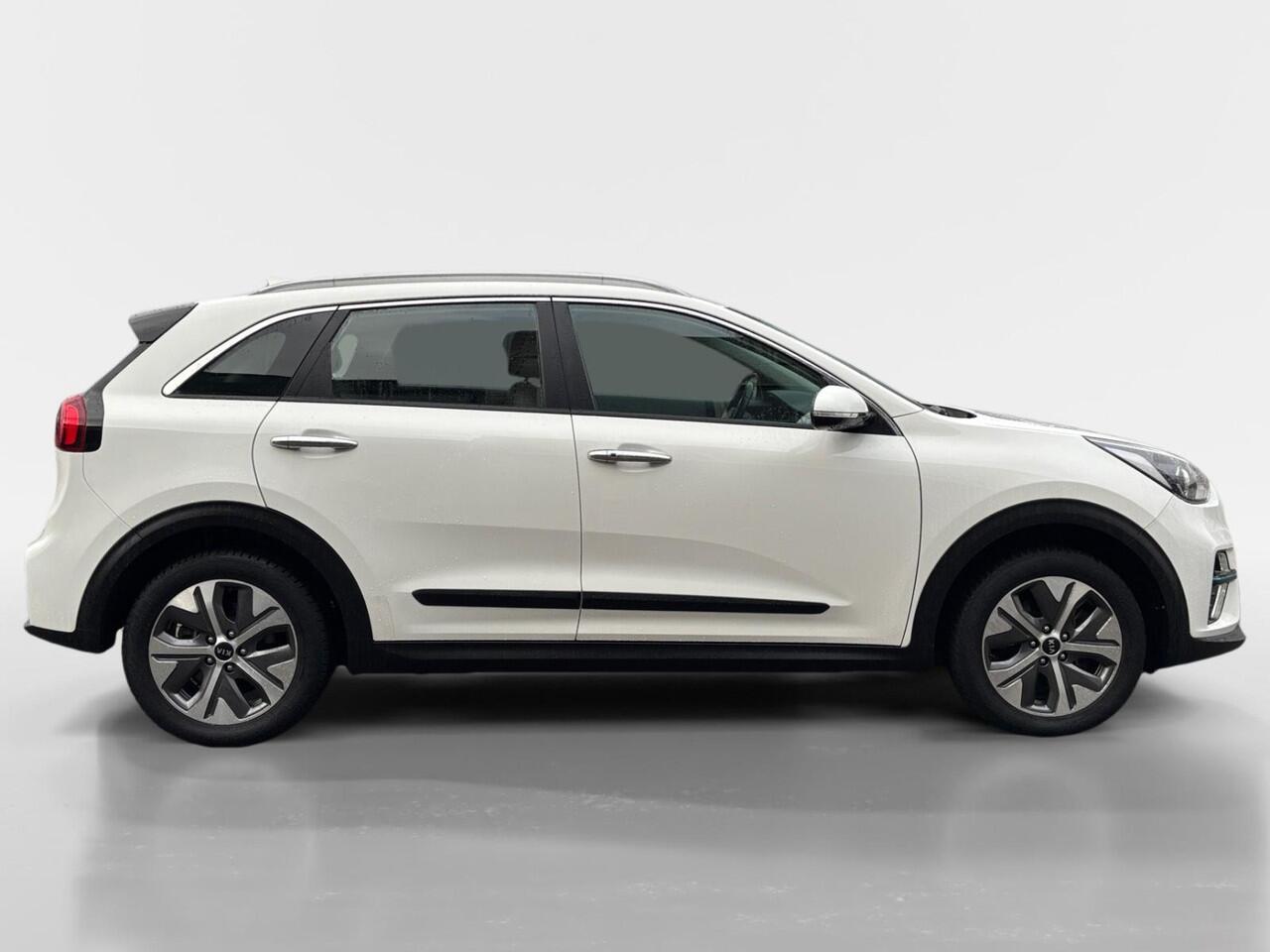 KIA e-Niro DynamicLine 64 kWh | 3-FASE | LMV | NAVI | 1 JAAR GARANTIE