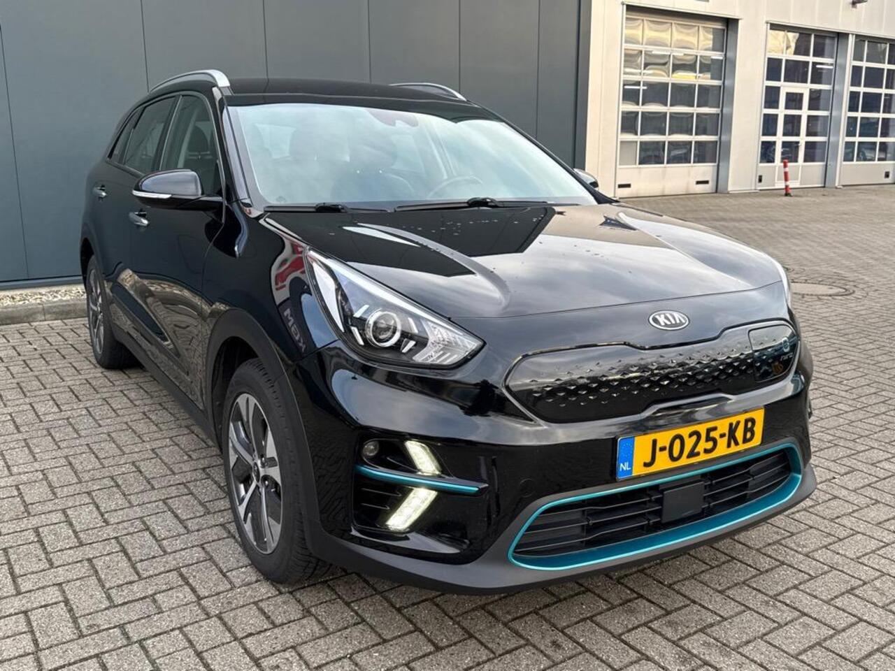 KIA e-Niro Aut. DynamicLine 64 kWh 3-Phase | Navi | Camera | Stoel Verwarming |