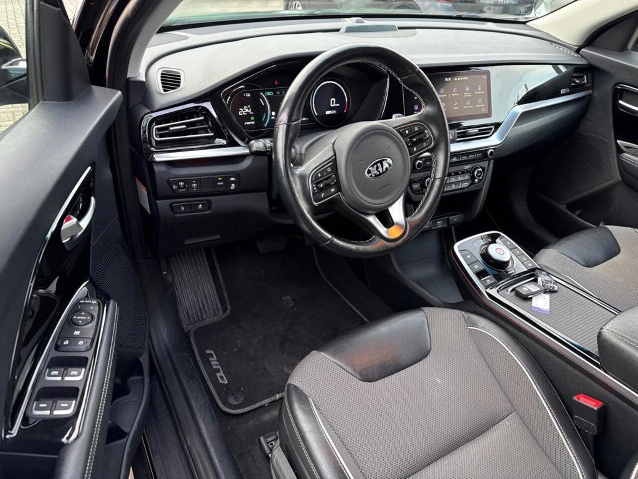 KIA e-Niro Aut. DynamicLine 64 kWh 3-Phase | Navi | Camera | Stoel Verwarming |
