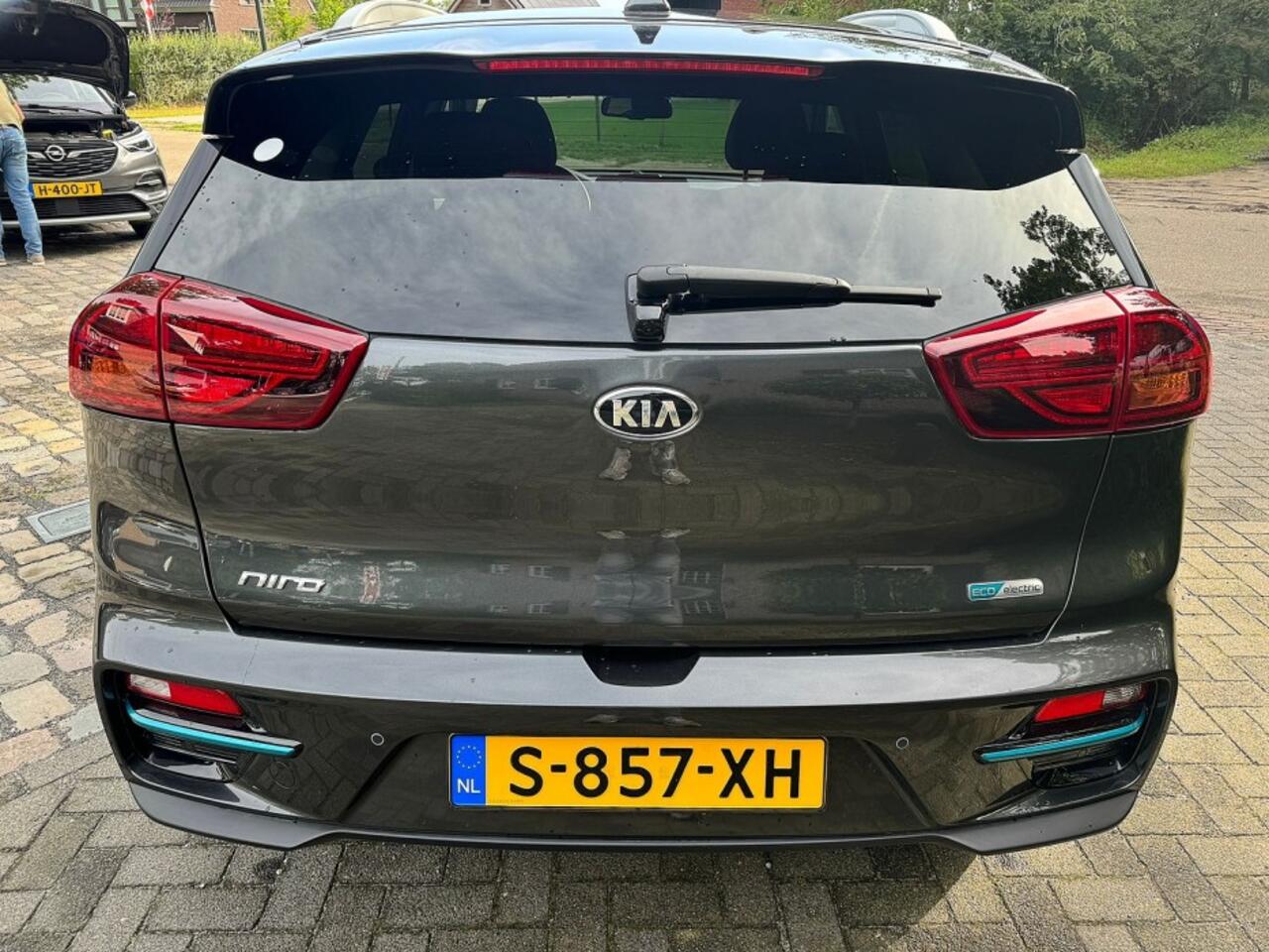 KIA e-Niro 64kWh 204pk Dynamic ecc,1/2leer,navi,lmv,dglas,cruise,acp,camera