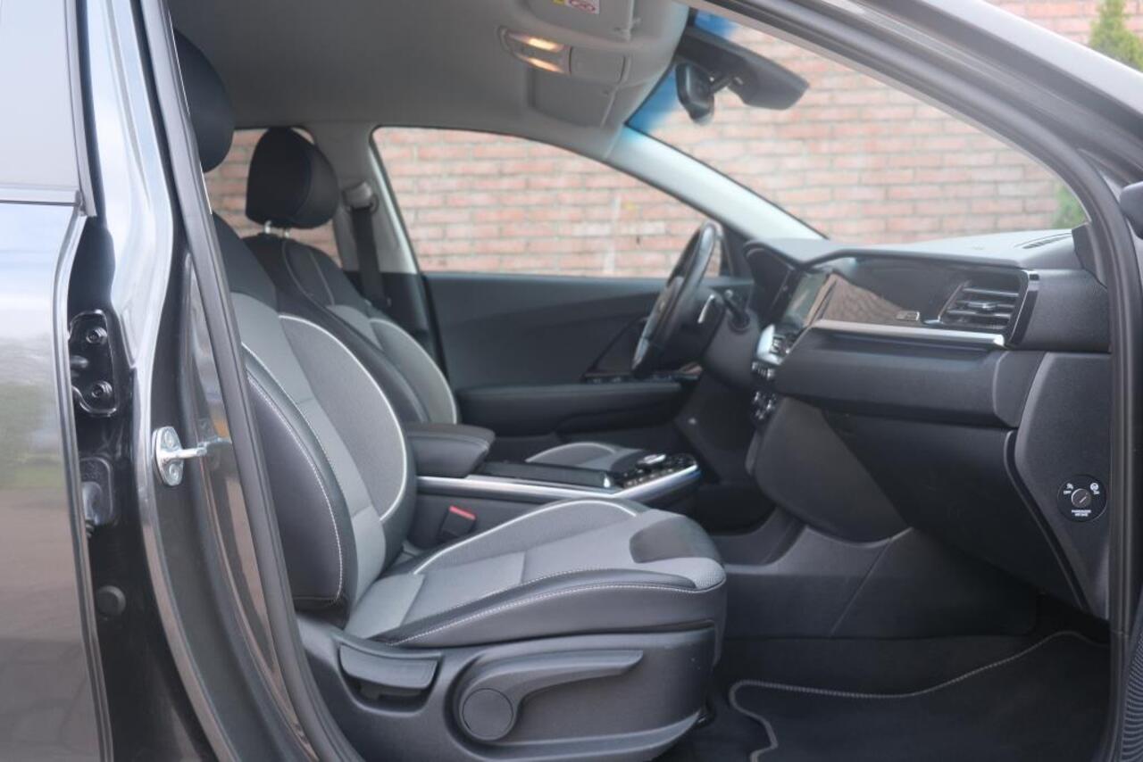 KIA e-Niro 204pk 64 kWh DynamisPlusLine | 3 Fase | Navi | App Connect | Adaptive Cruise | Camera | Keyless | PDC | JBL