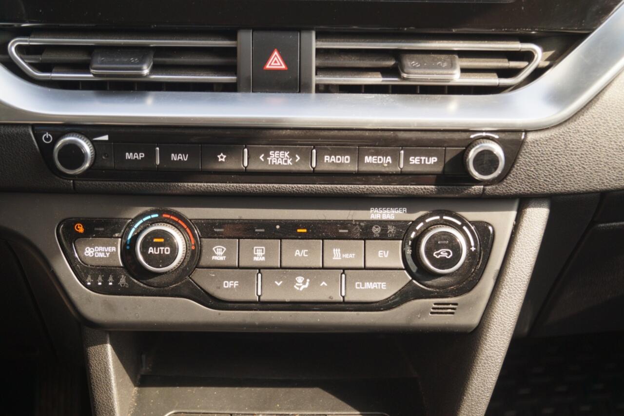 KIA e-Niro DynamicLine 64kWh -NAVI-ECC-CAM-