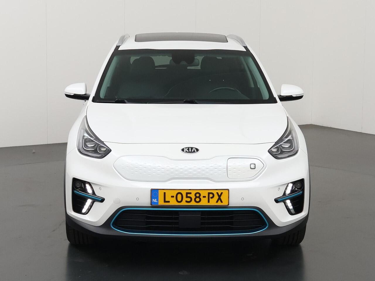 KIA e-Niro ExecutiveLine 64 kWh | Panoramadak | Lederen Bekleding | JBL Audio | Dodehoekdetectie | Stoel/Stuurwielverwarming | Stoelventilatie | Elektrisch bedienbare bestuurdersstoel met geheugenfunctie