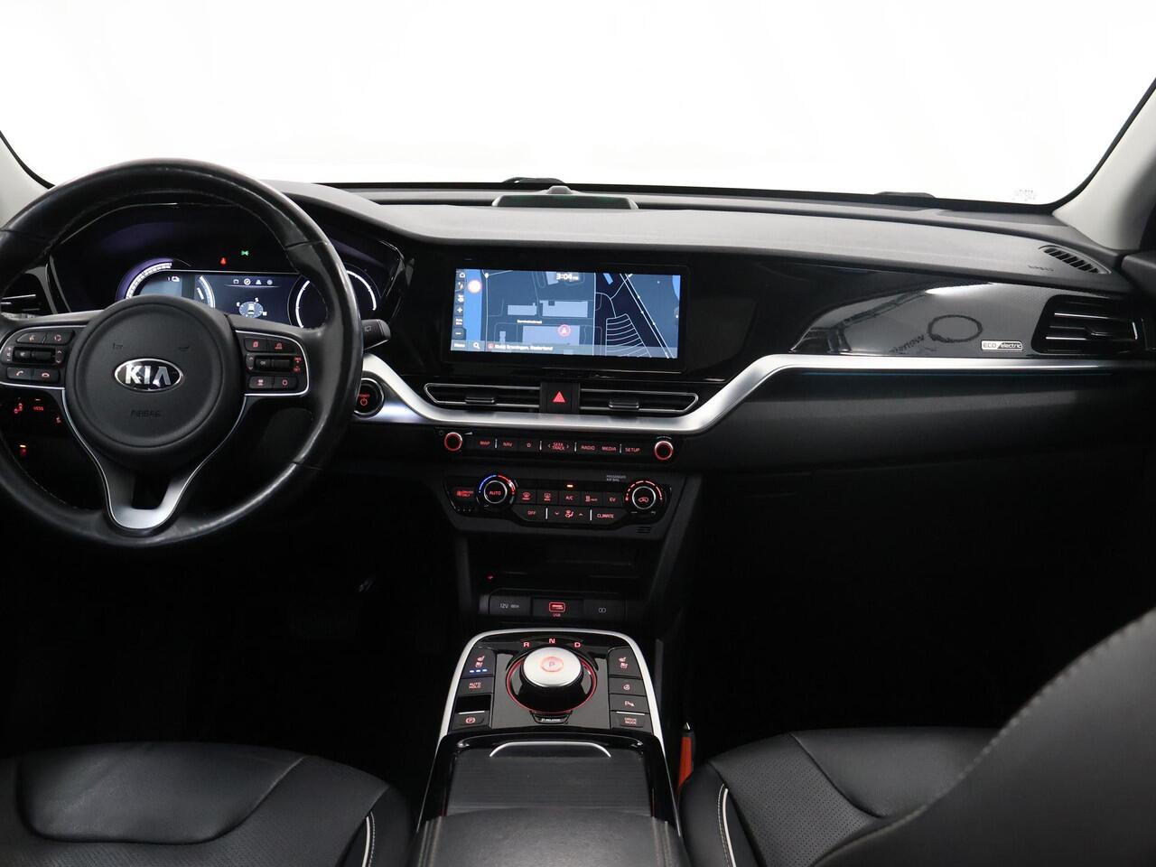 KIA e-Niro ExecutiveLine 64 kWh | Panoramadak | Lederen Bekleding | JBL Audio | Dodehoekdetectie | Stoel/Stuurwielverwarming | Stoelventilatie | Elektrisch bedienbare bestuurdersstoel met geheugenfunctie