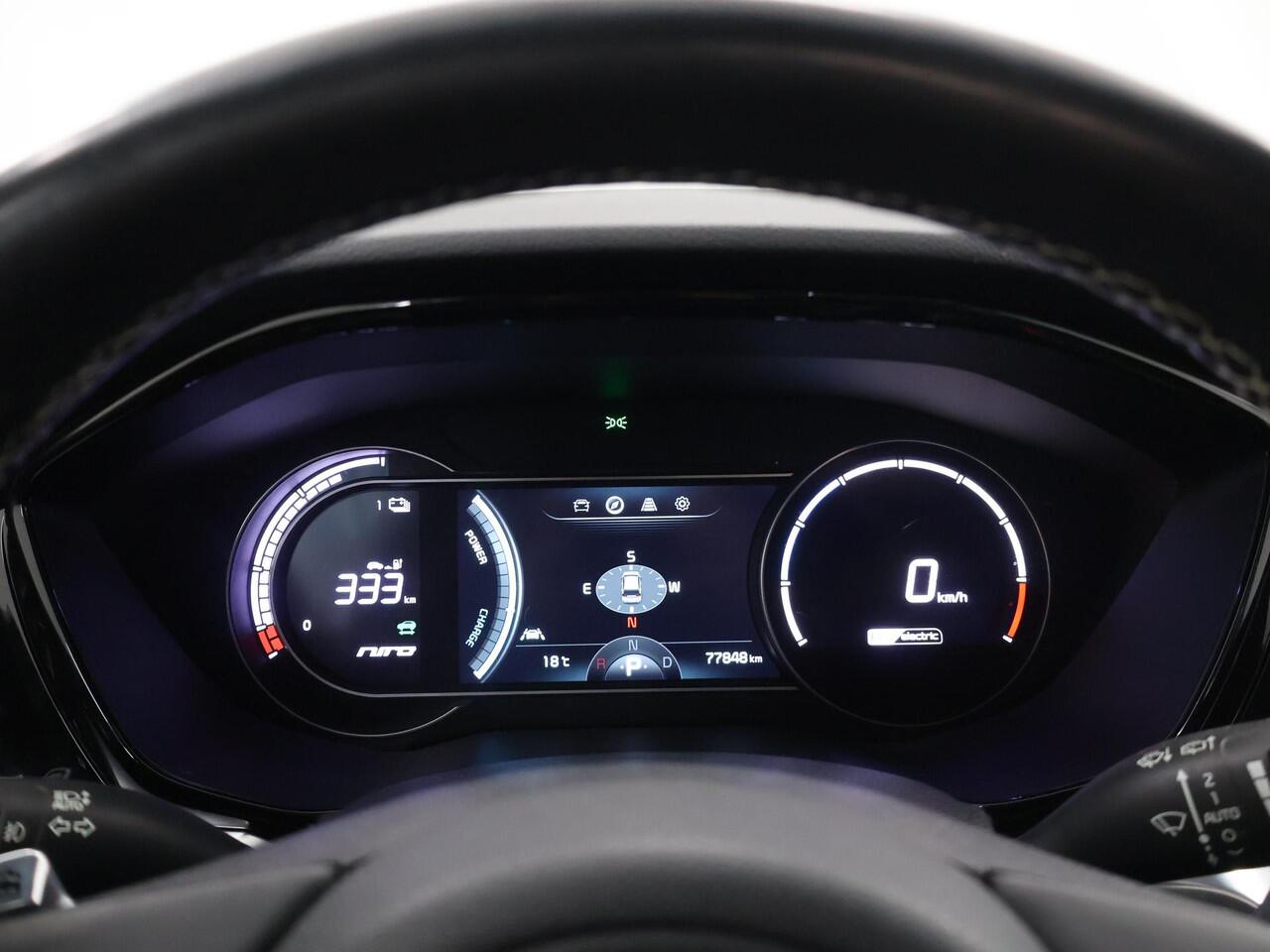 KIA e-Niro DynamicPlusLine 64 kWh | Trekhaak | Panoramadak | Stoel/Stuurwielverwarming | Adaptieve Cruise Control | Keyless Go | LED Koplampen |